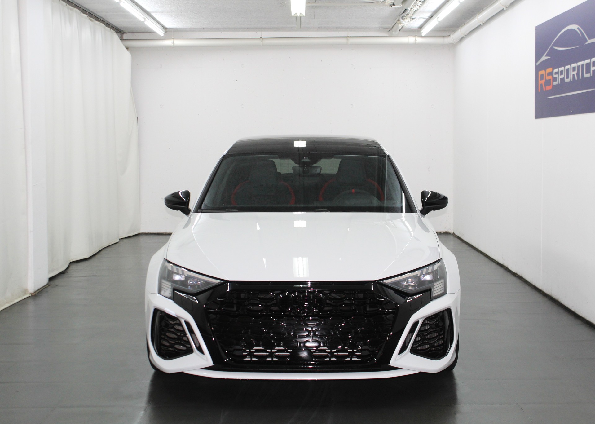 AUDI RS3 Sportback 2.5 TSI quattro S-tronic RS-Designpaket plus rot / CH-Fahrzeug-showroom-element-2