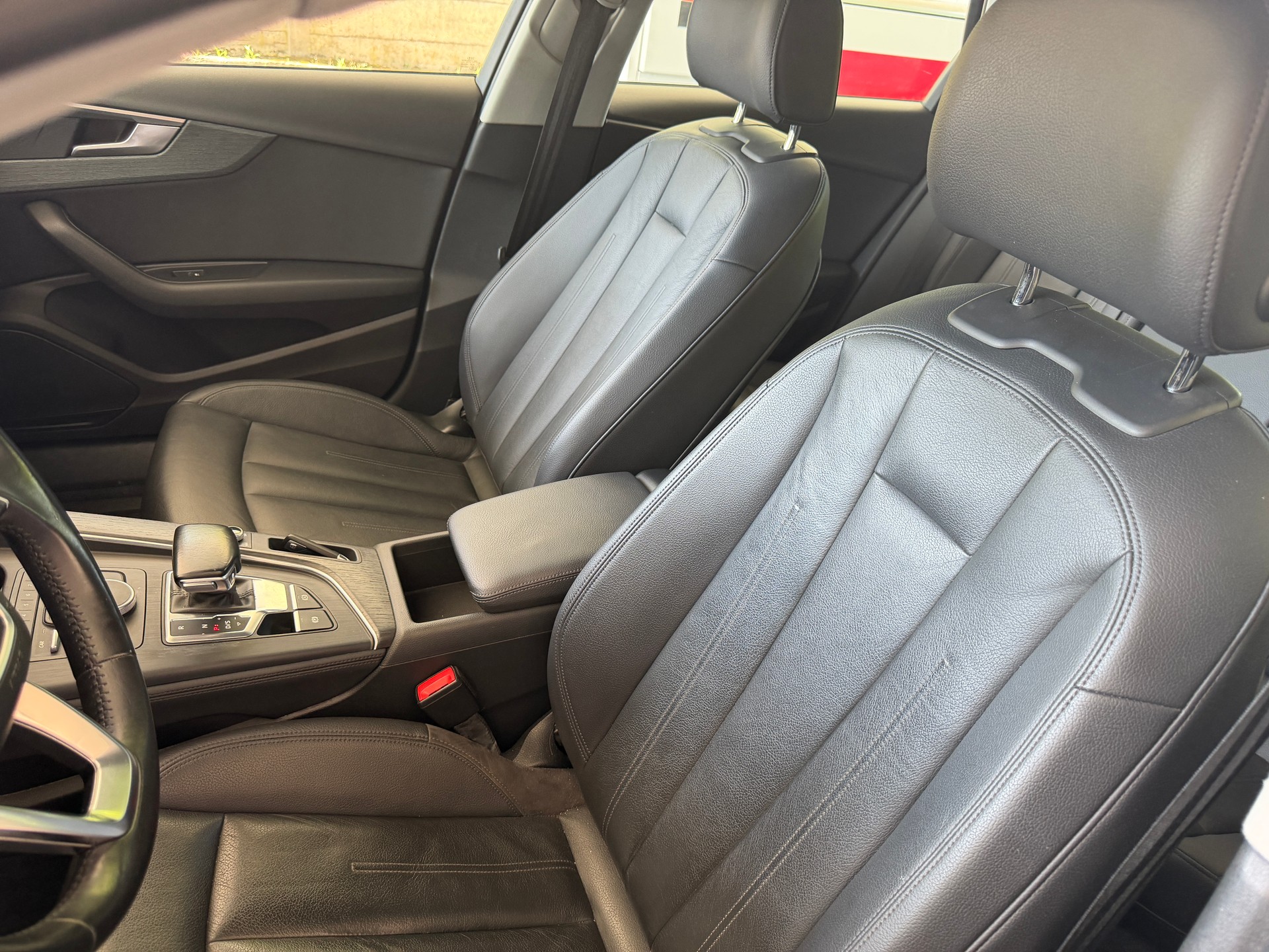 AUDI A4 Limousine 1.4 TFSI S-tronic-image-9