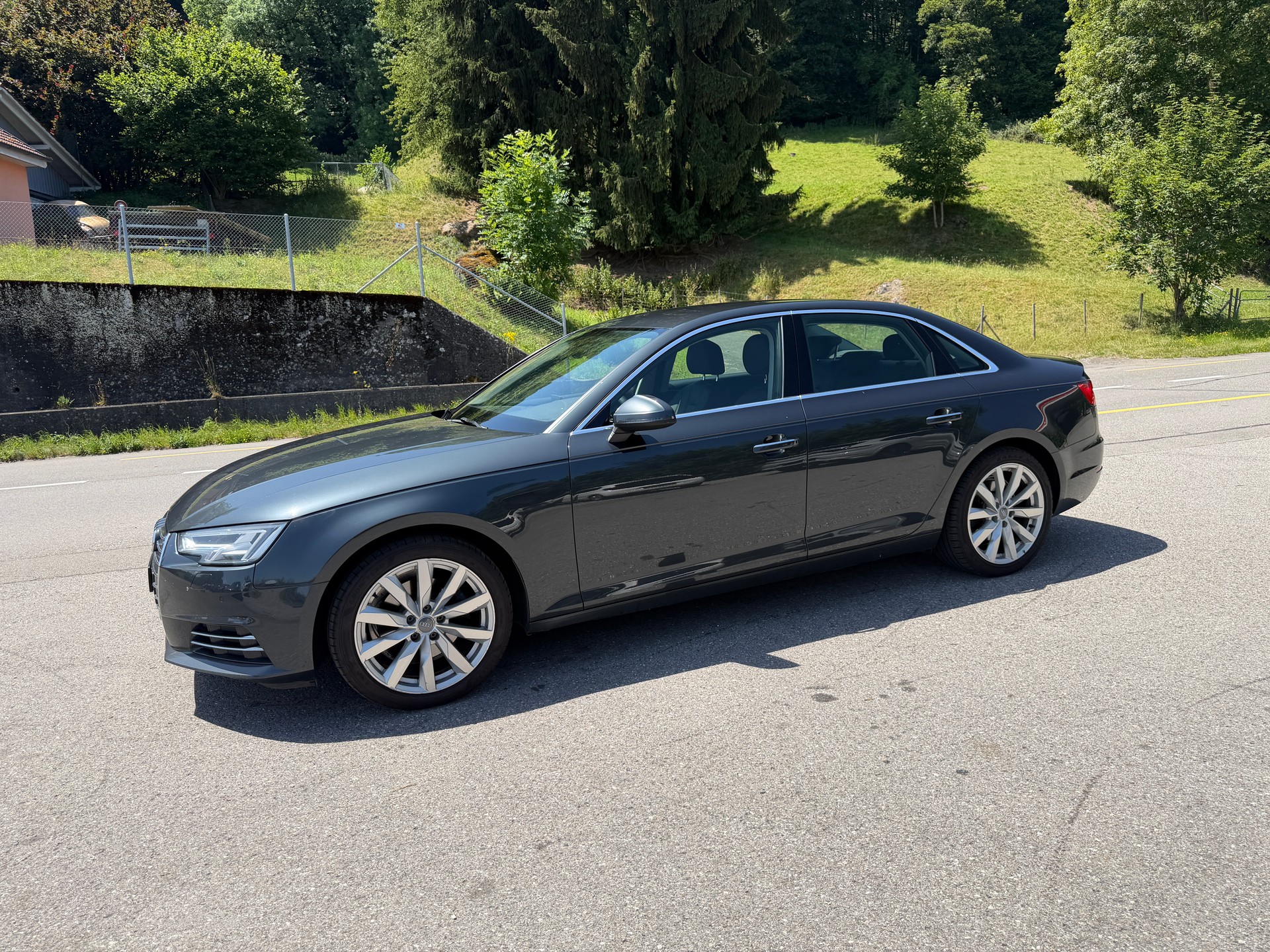 AUDI A4 Limousine 1.4 TFSI S-tronic-image-2