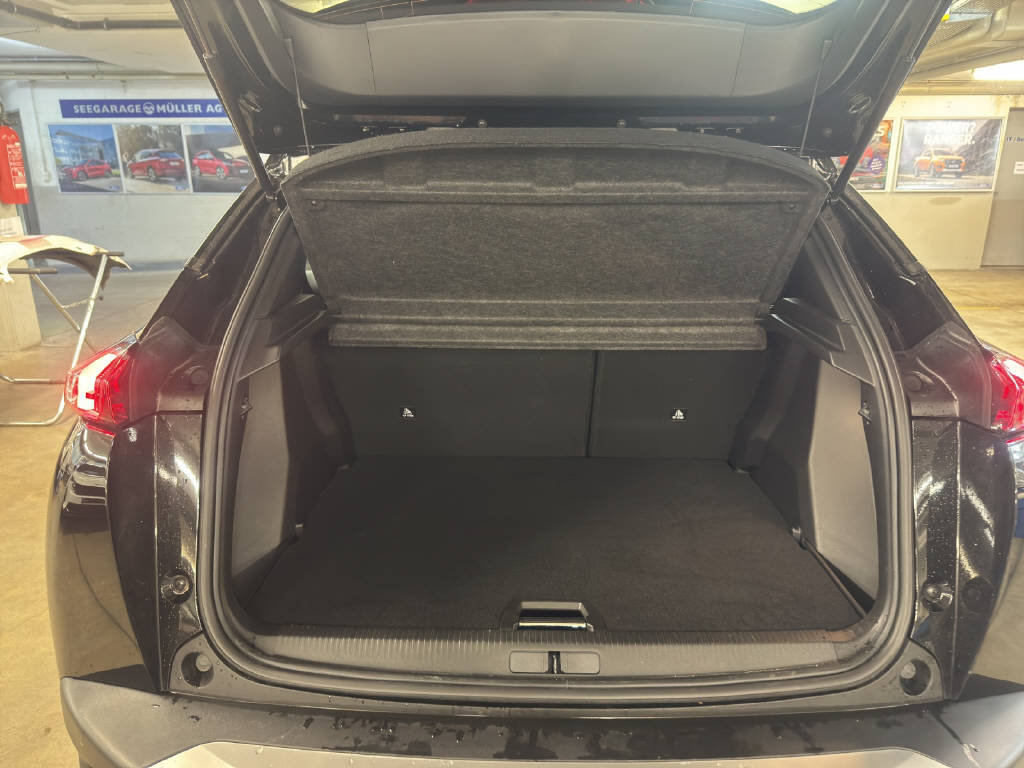 PEUGEOT 2008 1.2 PureTech 130 GT-image-8