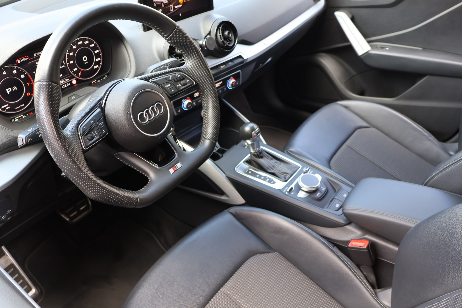 AUDI Q2 35 TFSI Sport S-tronic-image-4