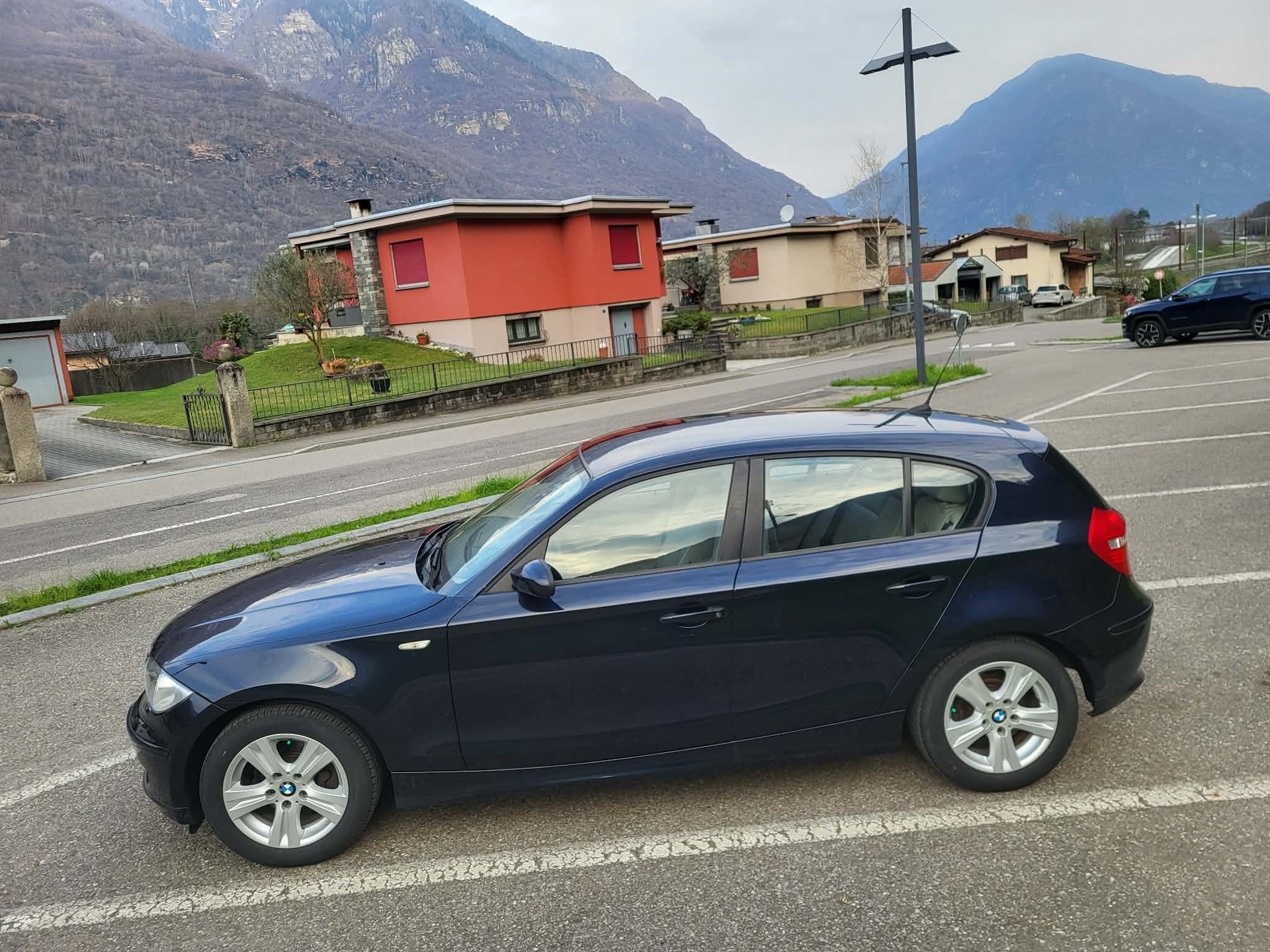 BMW 118d Access-image-4