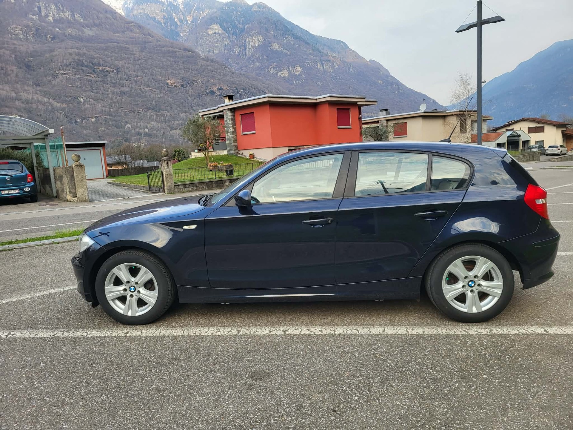 BMW 118d Access-showroom-element-1