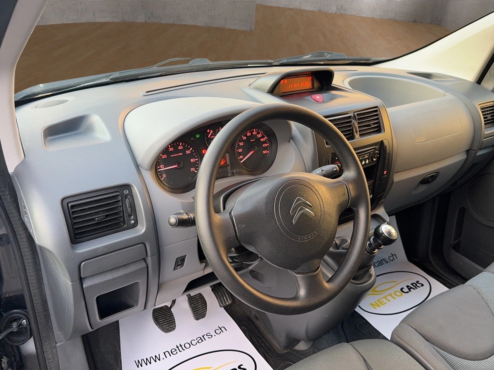 CITROEN Jumpy 2.0 HDi L2H1 Attraction 9Sitzer-image-9