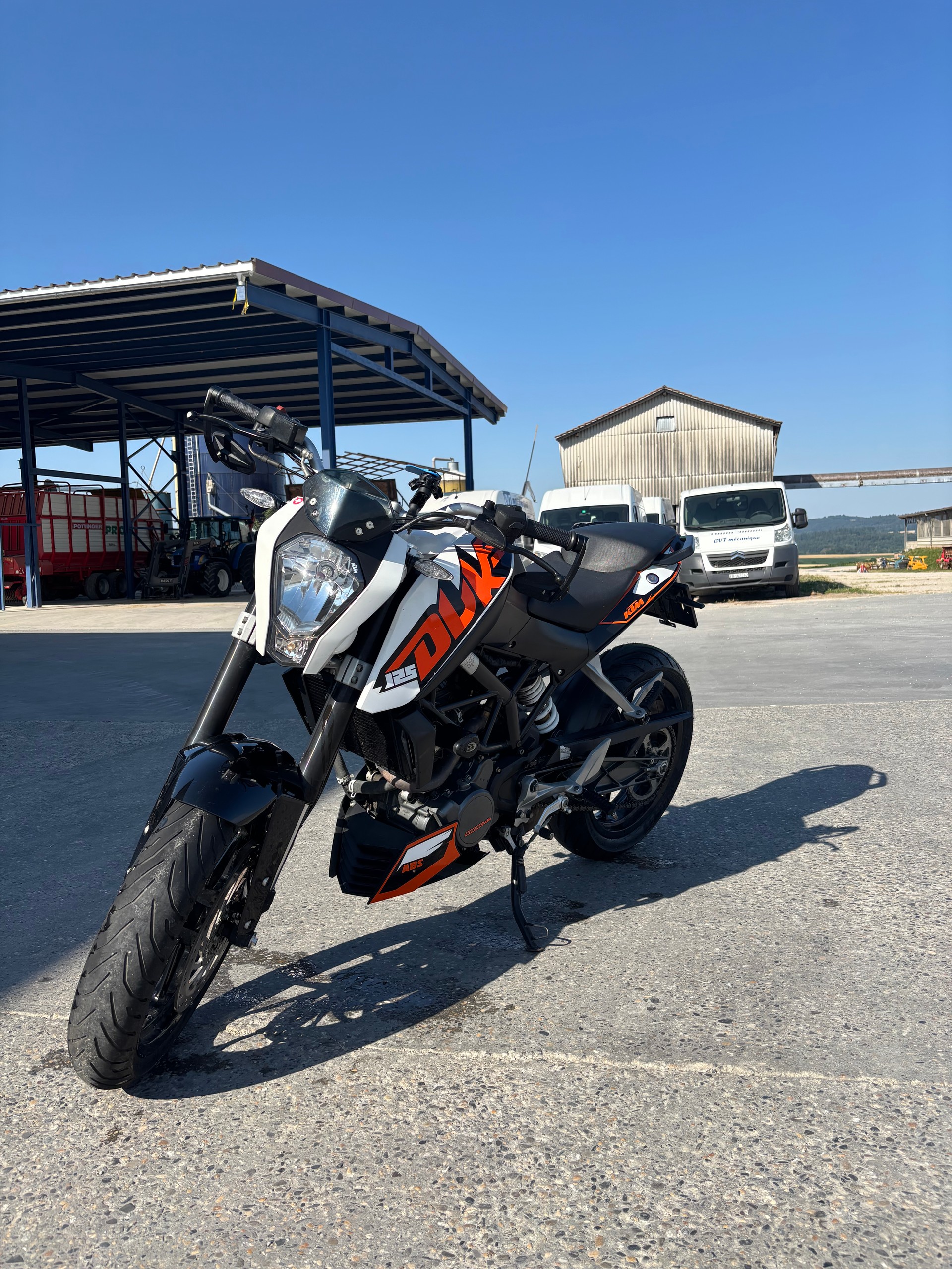 KTM 125 Duke-image-1