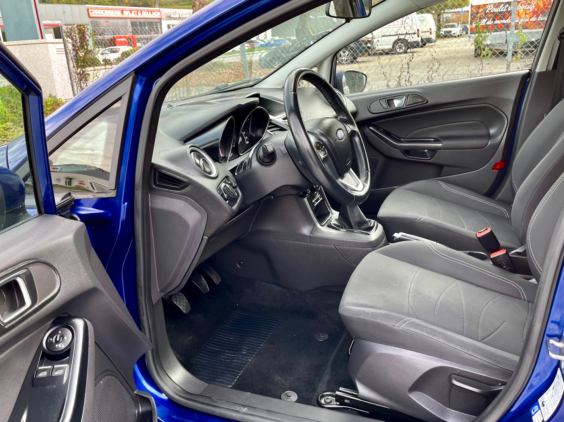 FORD Fiesta 1.5 TDCi Titanium-image-5