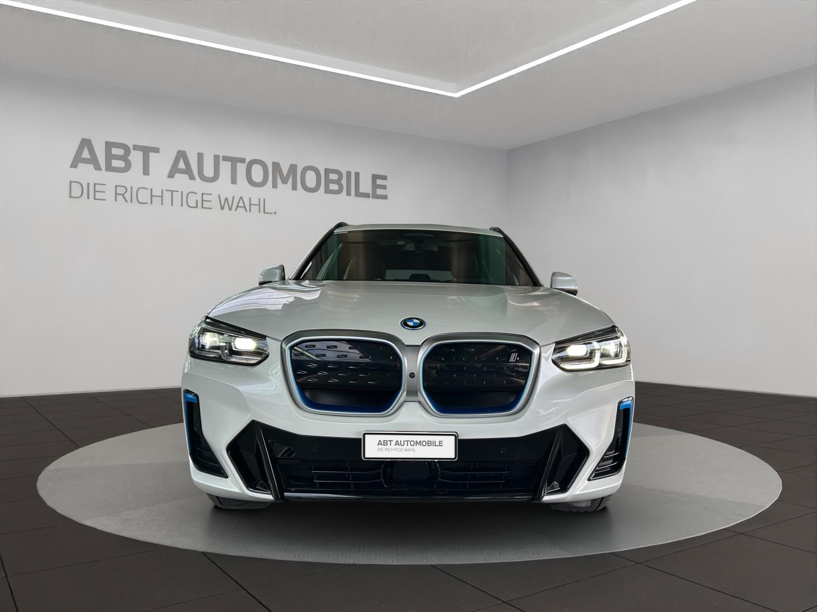 BMW iX3 E-Motor-showroom-element-2