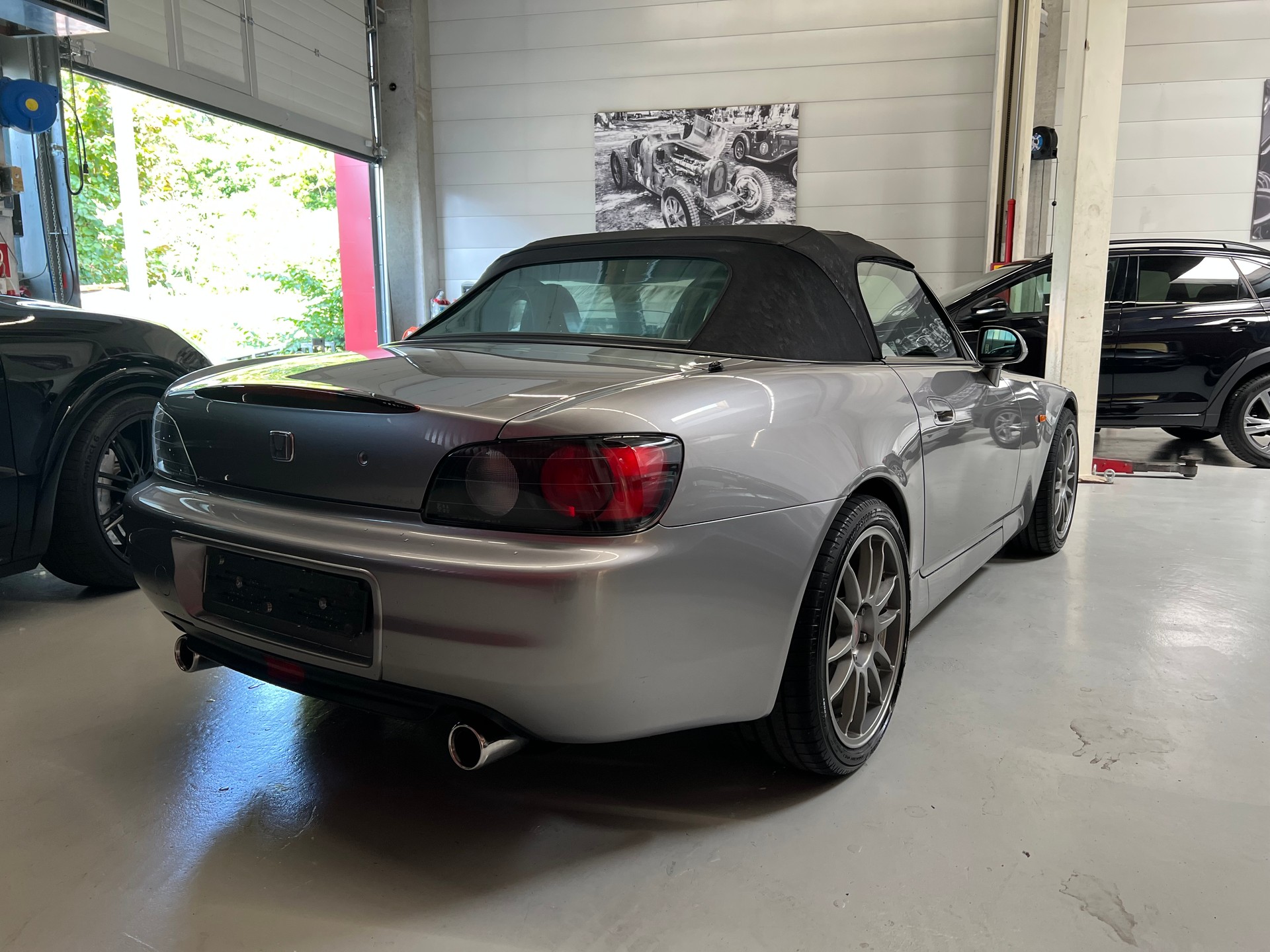 HONDA S2000-showroom-element-2