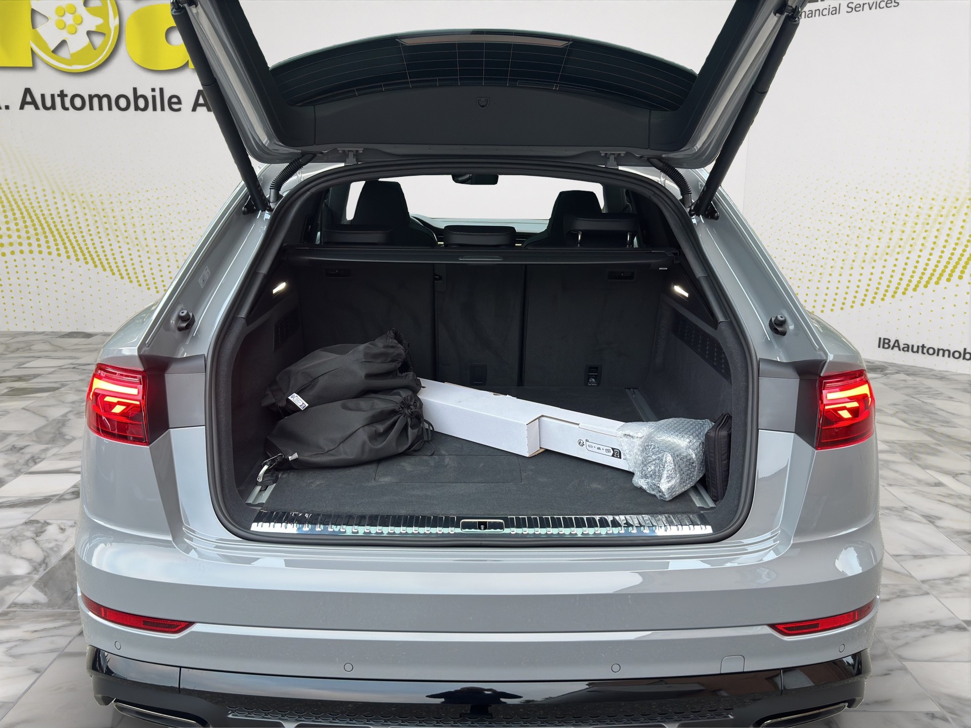 AUDI Q8 TFSI e quattro Competition 4x4 360 kW-image-8