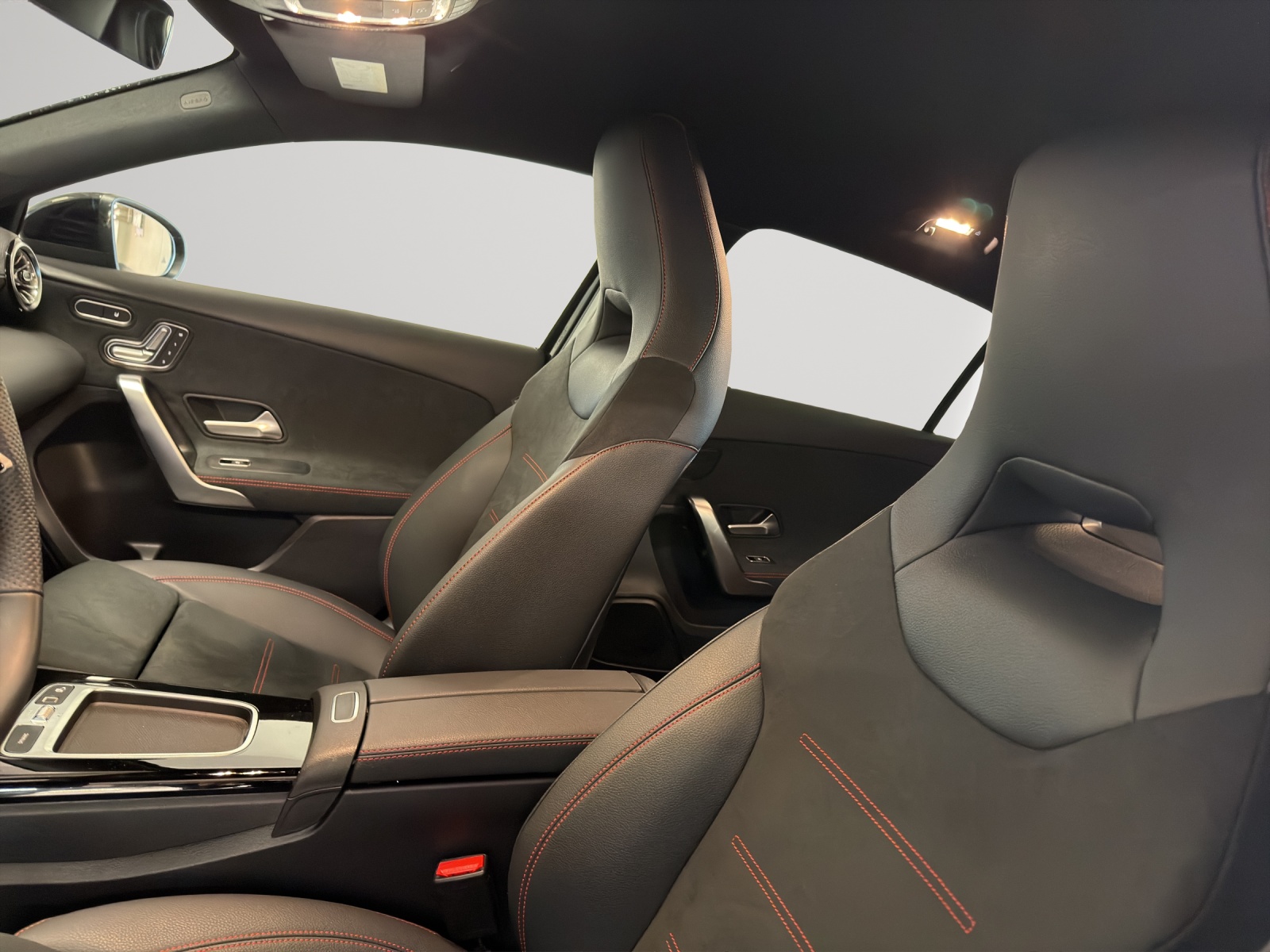 MERCEDES-BENZ A 220 4Matic 8G-DCT-image-9