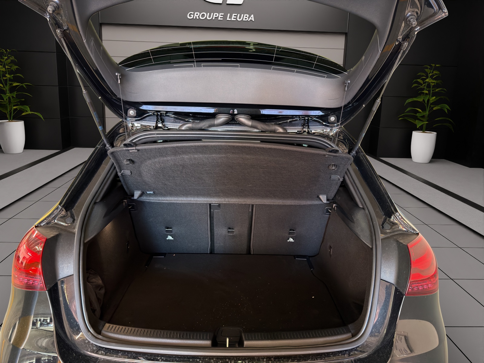 MERCEDES-BENZ A 220 4Matic 8G-DCT-image-5
