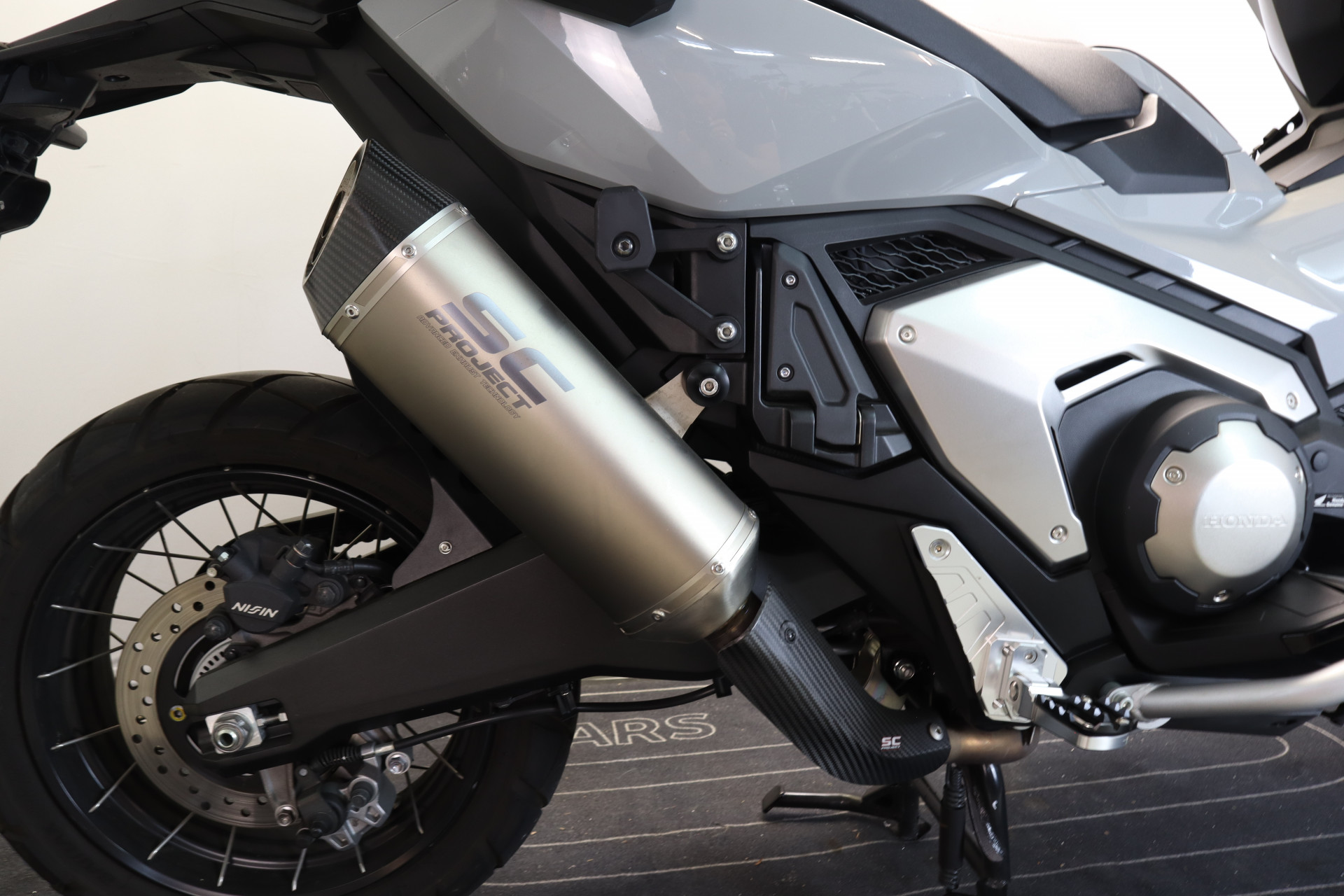 HONDA X-ADV 750-image-7