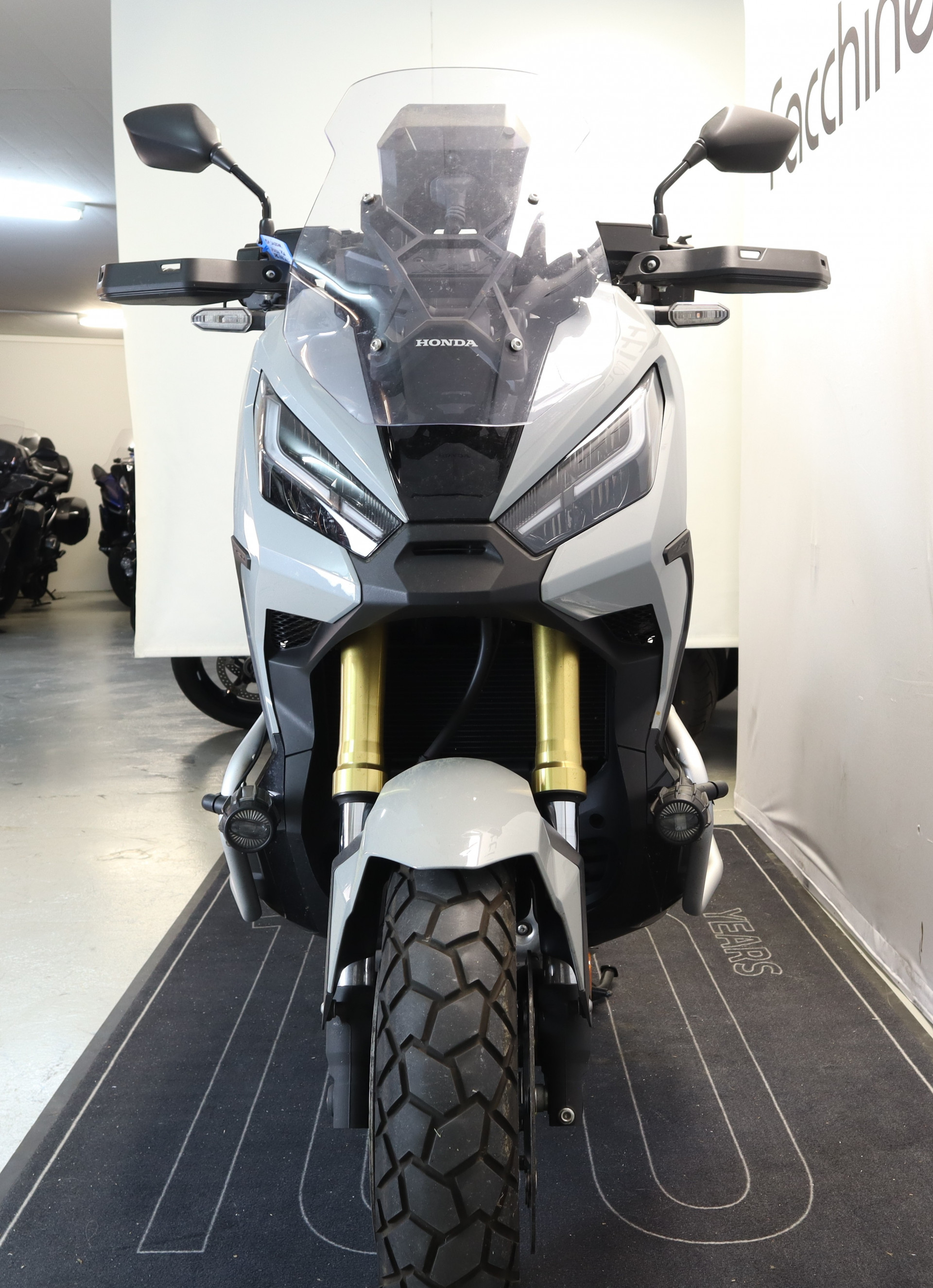 HONDA X-ADV 750-image-4