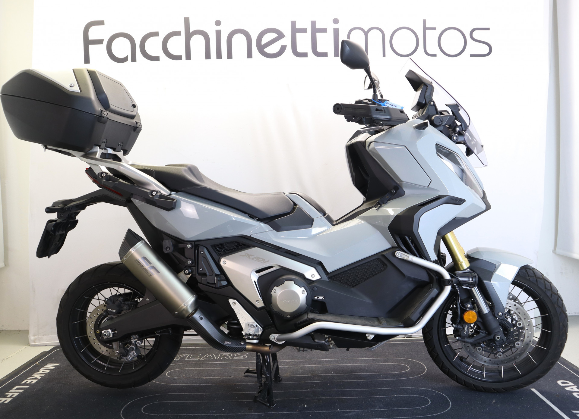 HONDA X-ADV 750