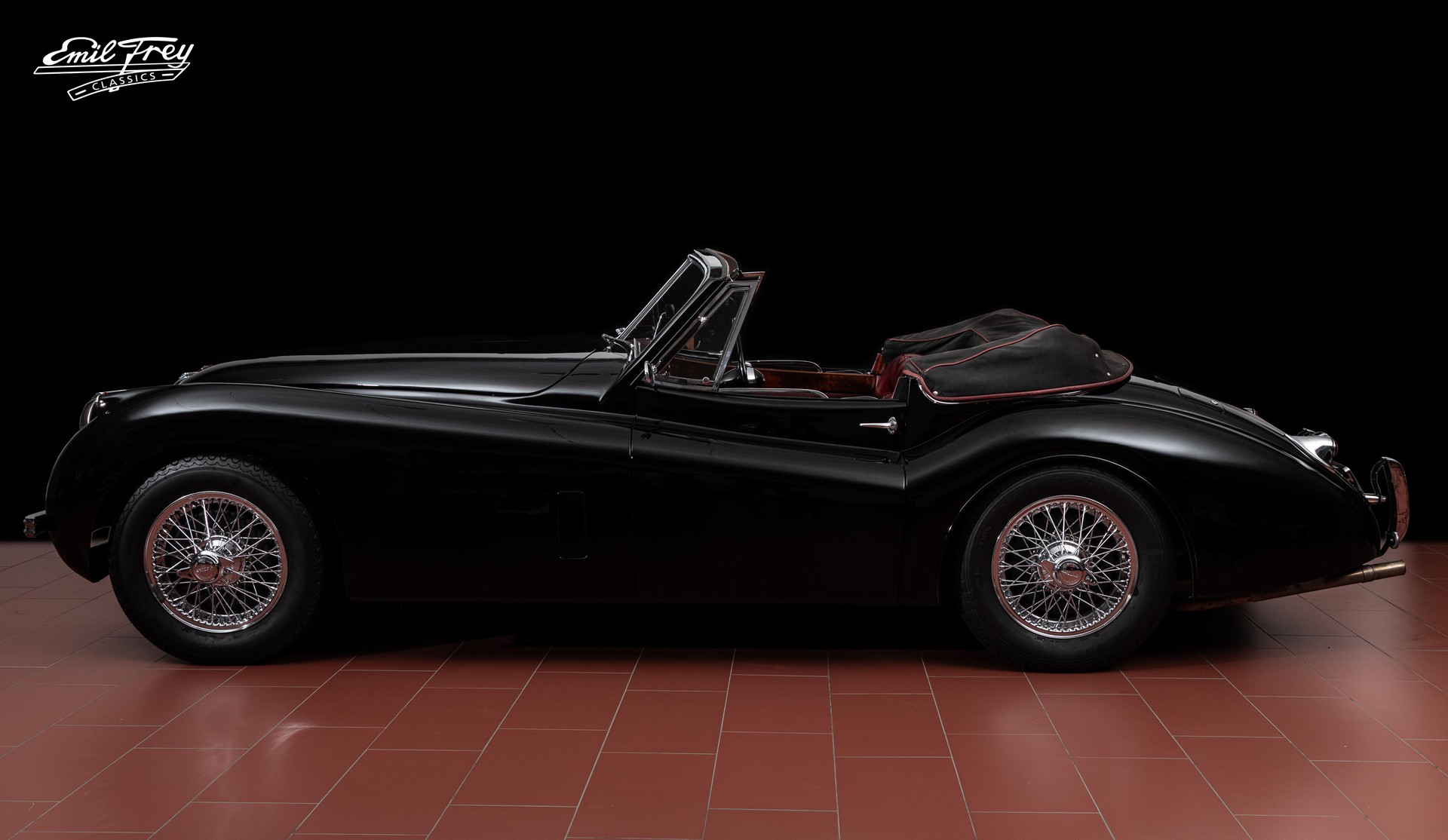 JAGUAR XK 120 DHC-showroom-element-1