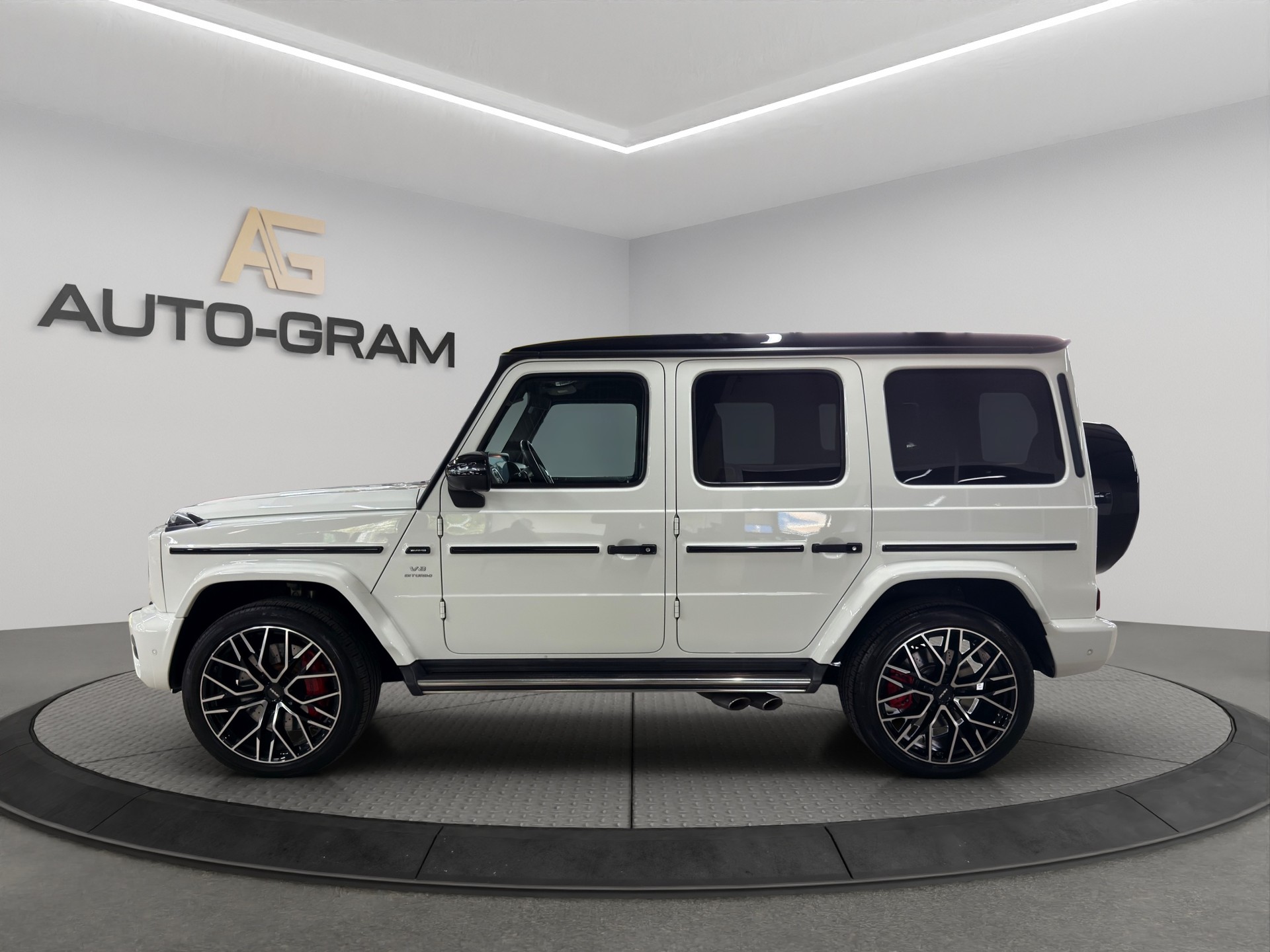 MERCEDES-BENZ Edition 1 Speedshift Plus G-Tronic-showroom-element-1