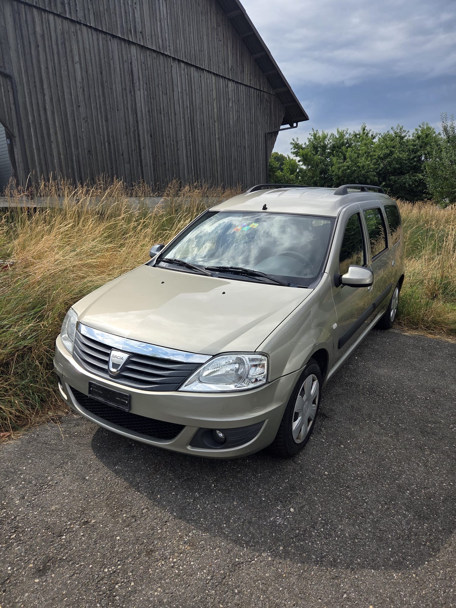 DACIA Logan 1.6 16V Lauréate