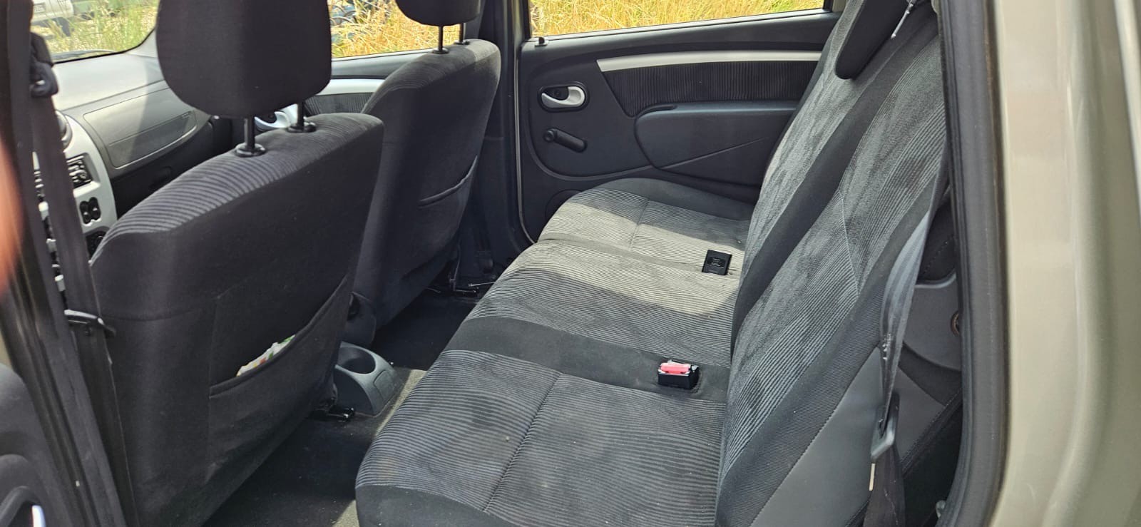 DACIA Logan 1.6 16V Lauréate-image-8
