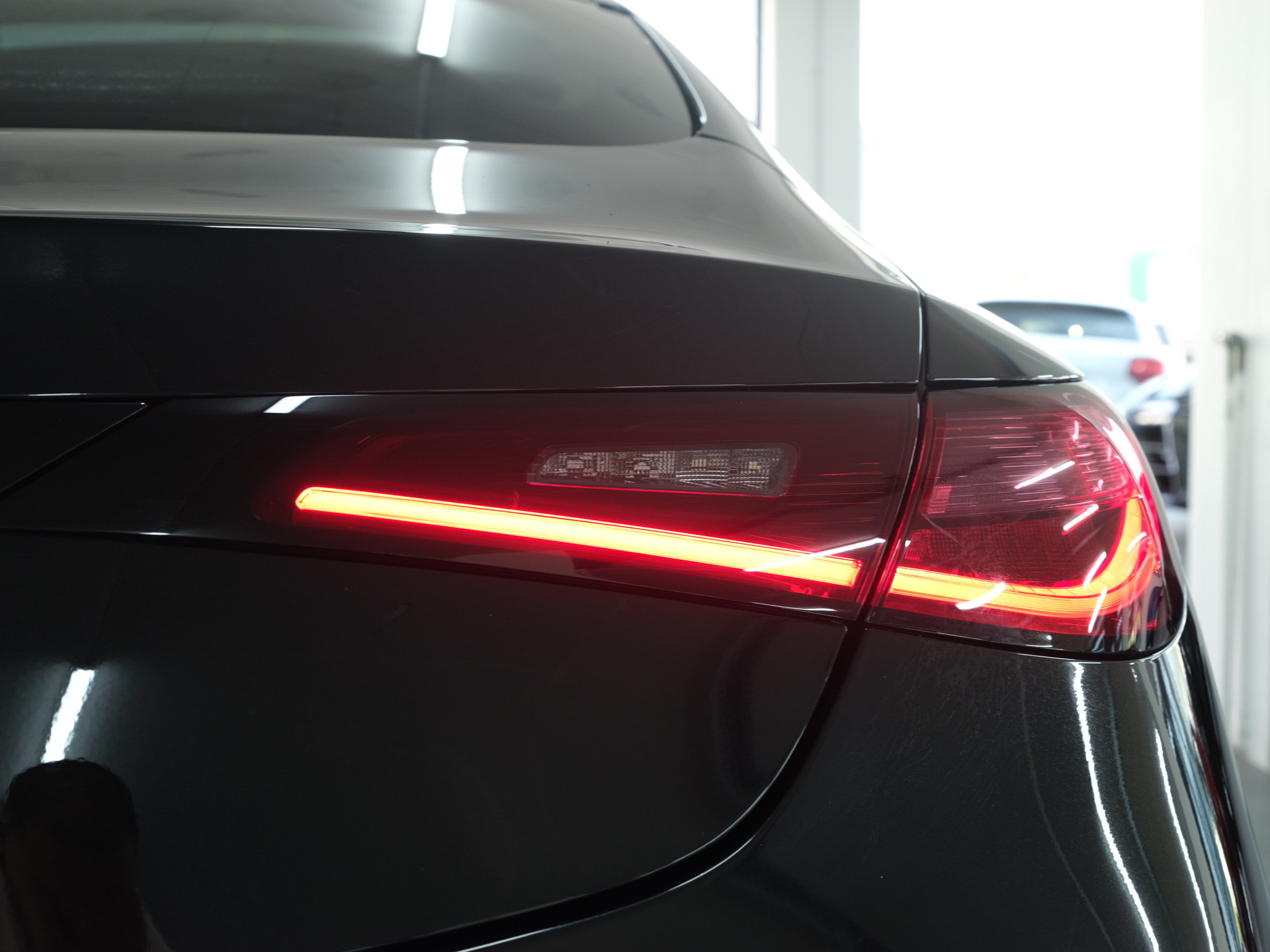 MERCEDES-BENZ CLE 300 Coupé 4Matic 9G-Tronic *Burmester* *Panorama* *360 Kamera*-image-13