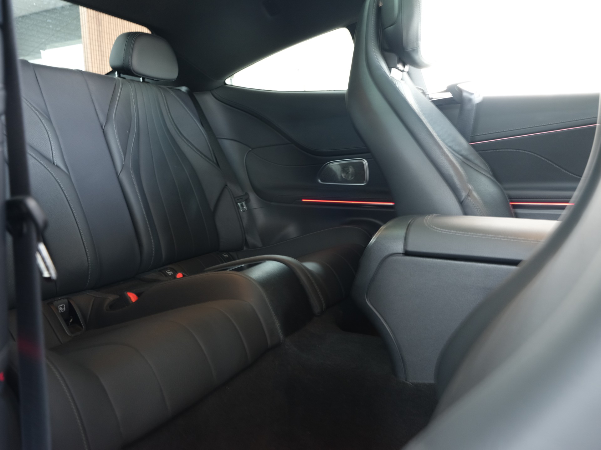 MERCEDES-BENZ CLE 300 Coupé 4Matic 9G-Tronic *Burmester* *Panorama* *360 Kamera*-image-25