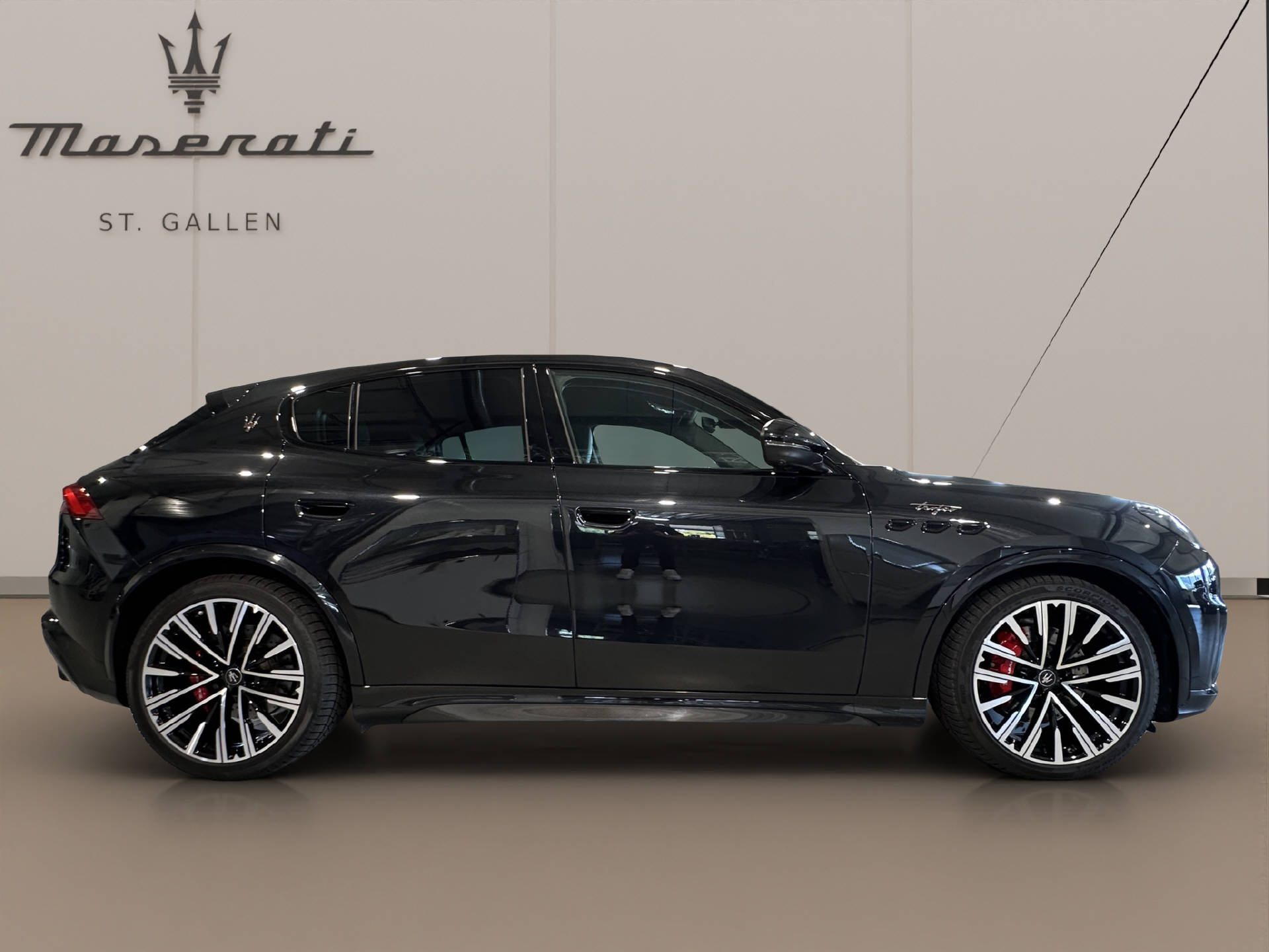 MASERATI Grecale 3.0 V6 Trofeo-showroom-element-3