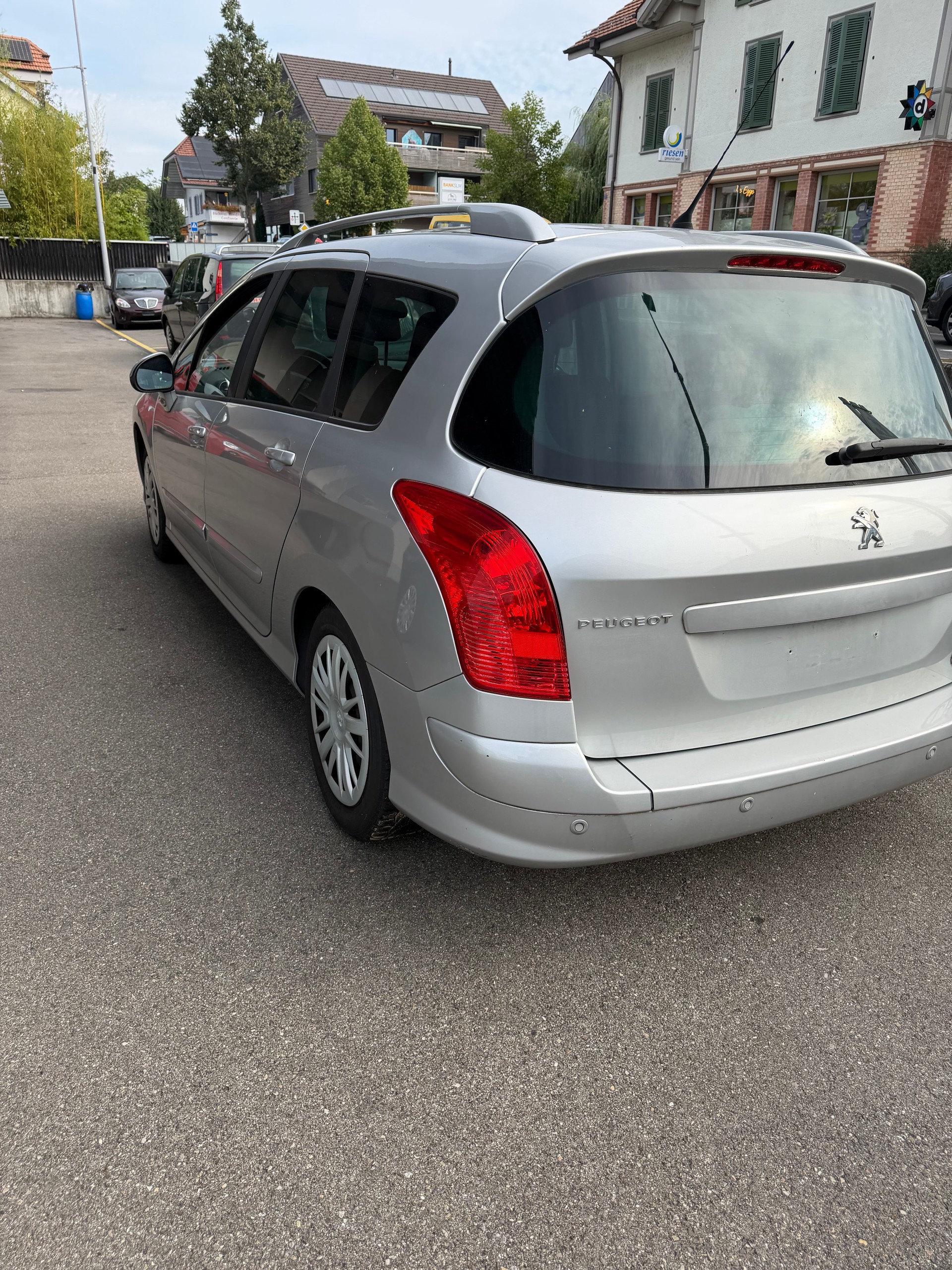 PEUGEOT 308 SW-image-6