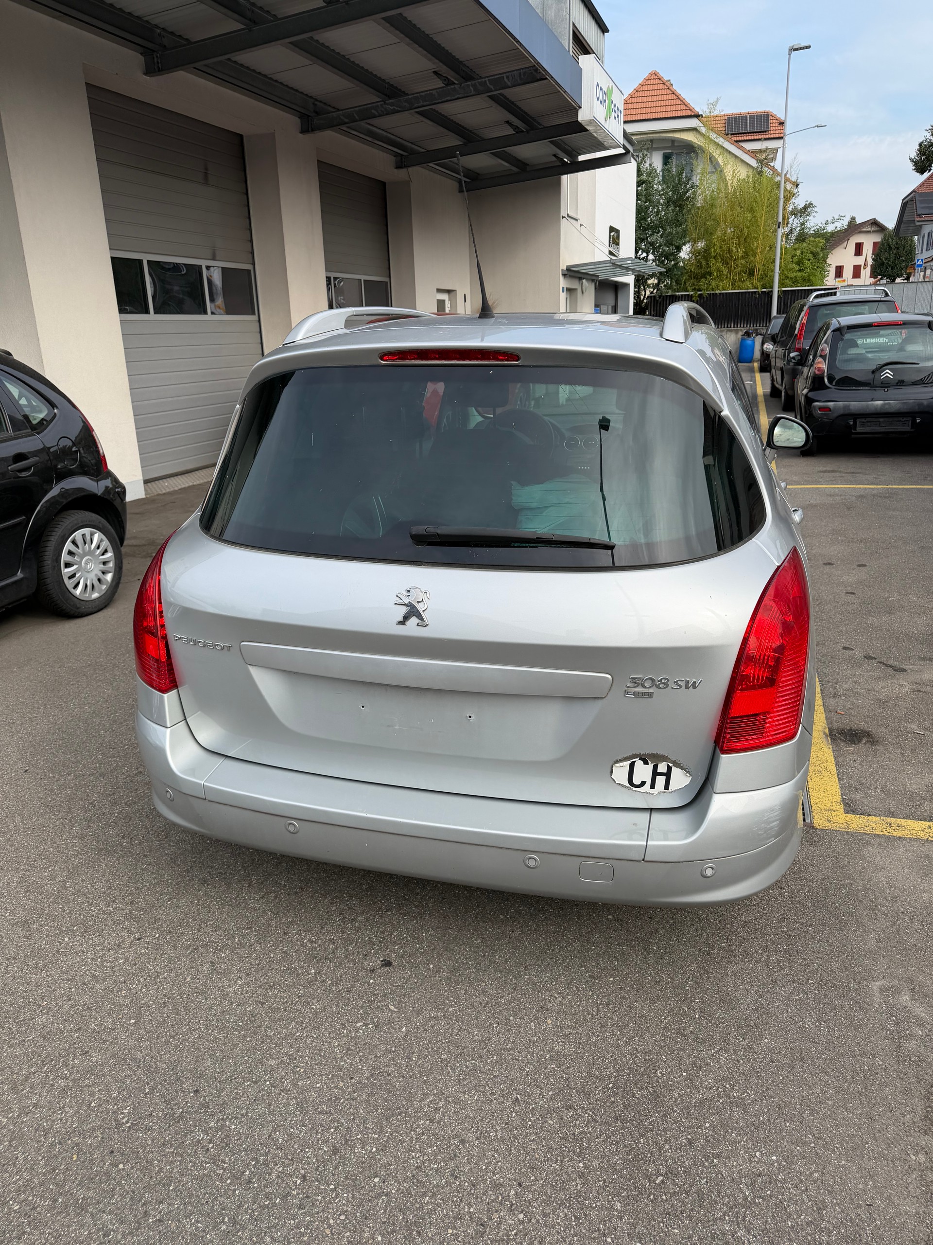 PEUGEOT 308 SW-image-4