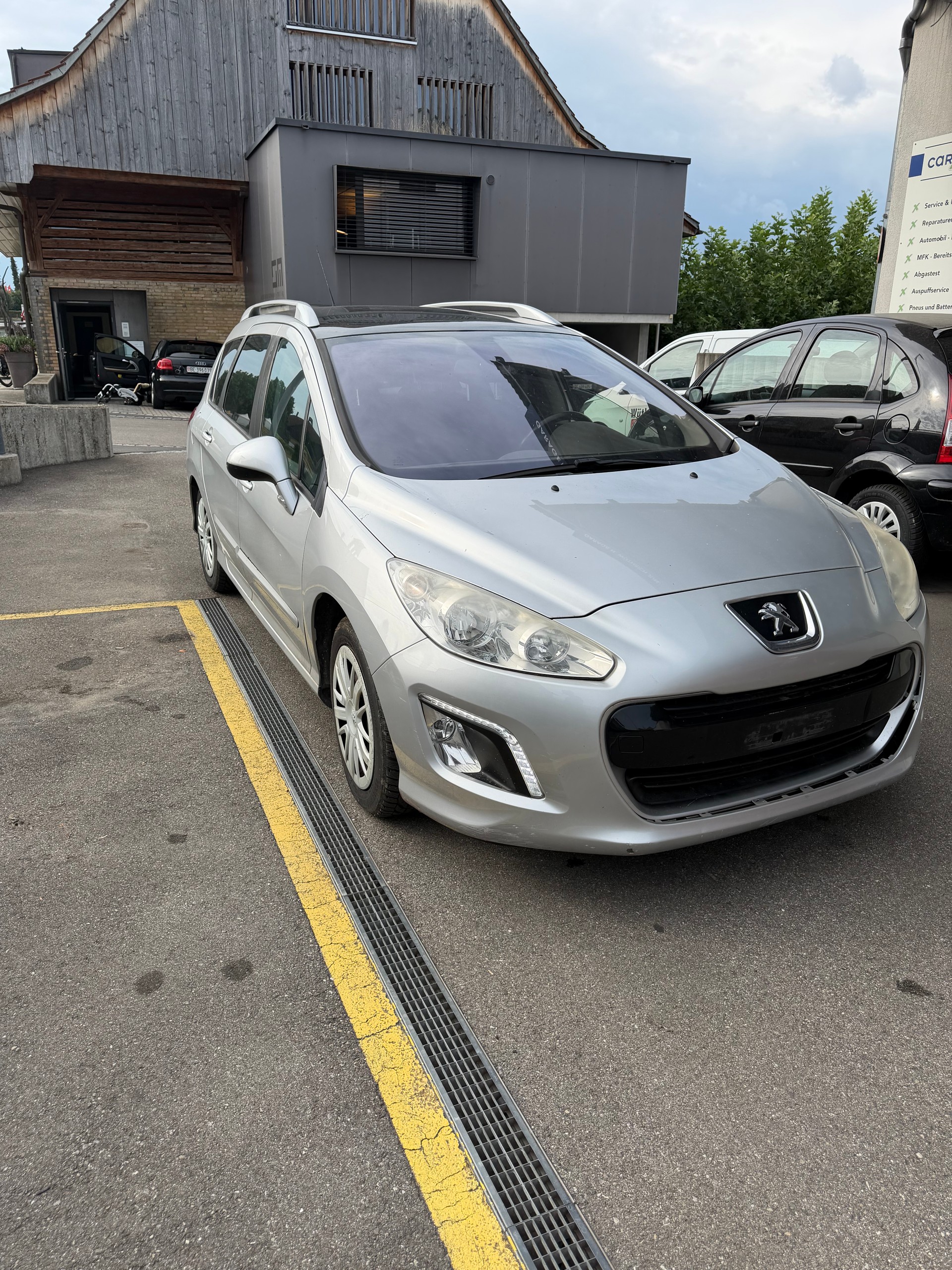 PEUGEOT 308 SW-image-1