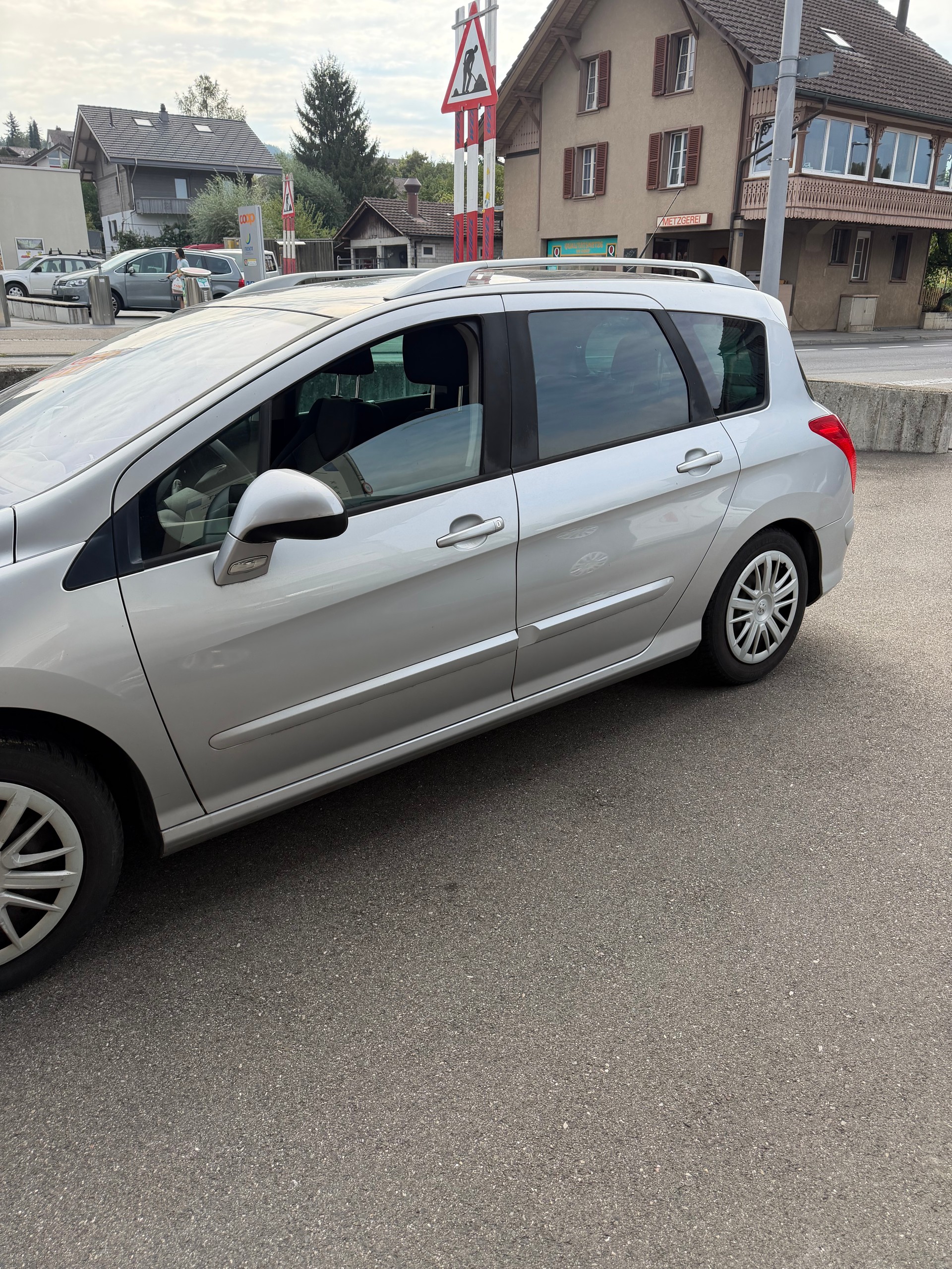 PEUGEOT 308 SW-image-5