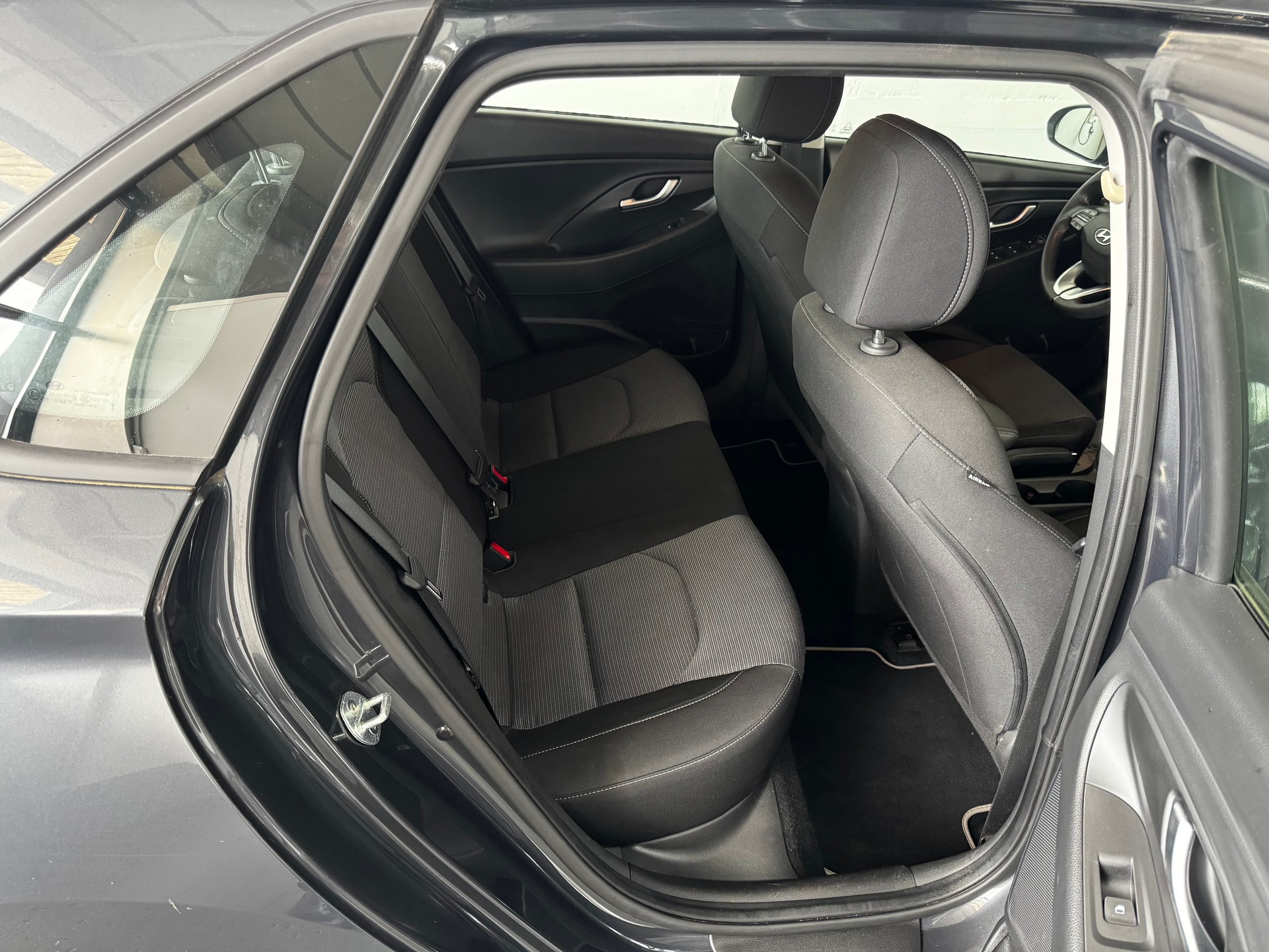 HYUNDAI i30-image-19