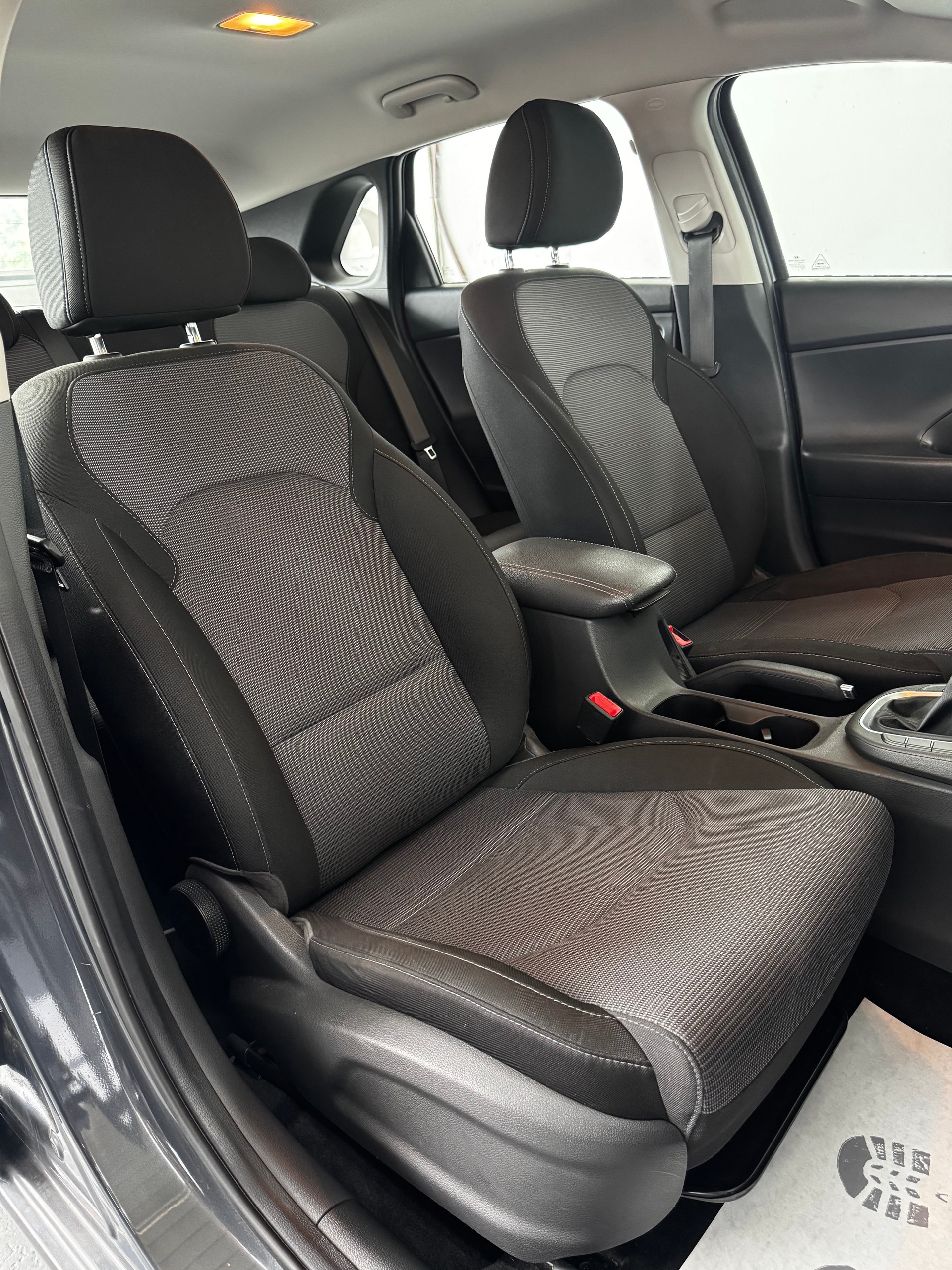 HYUNDAI i30-image-18
