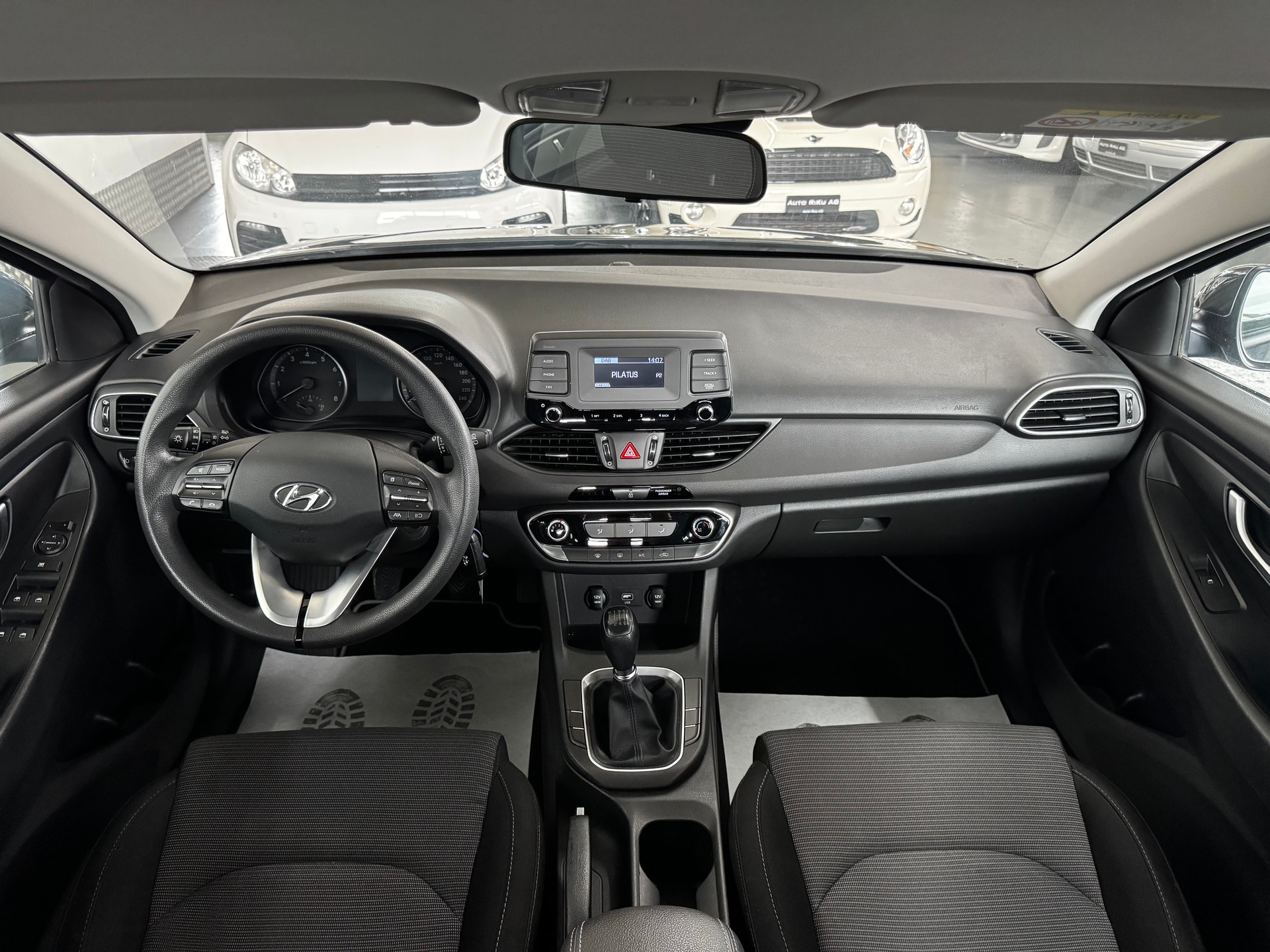 HYUNDAI i30-image-16
