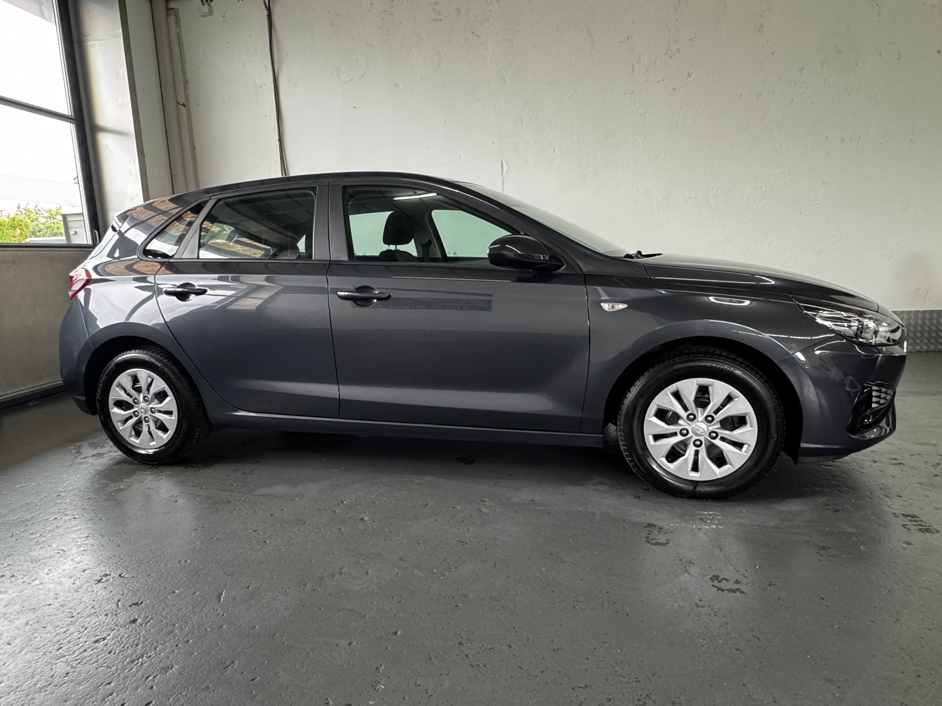 HYUNDAI i30-image-6