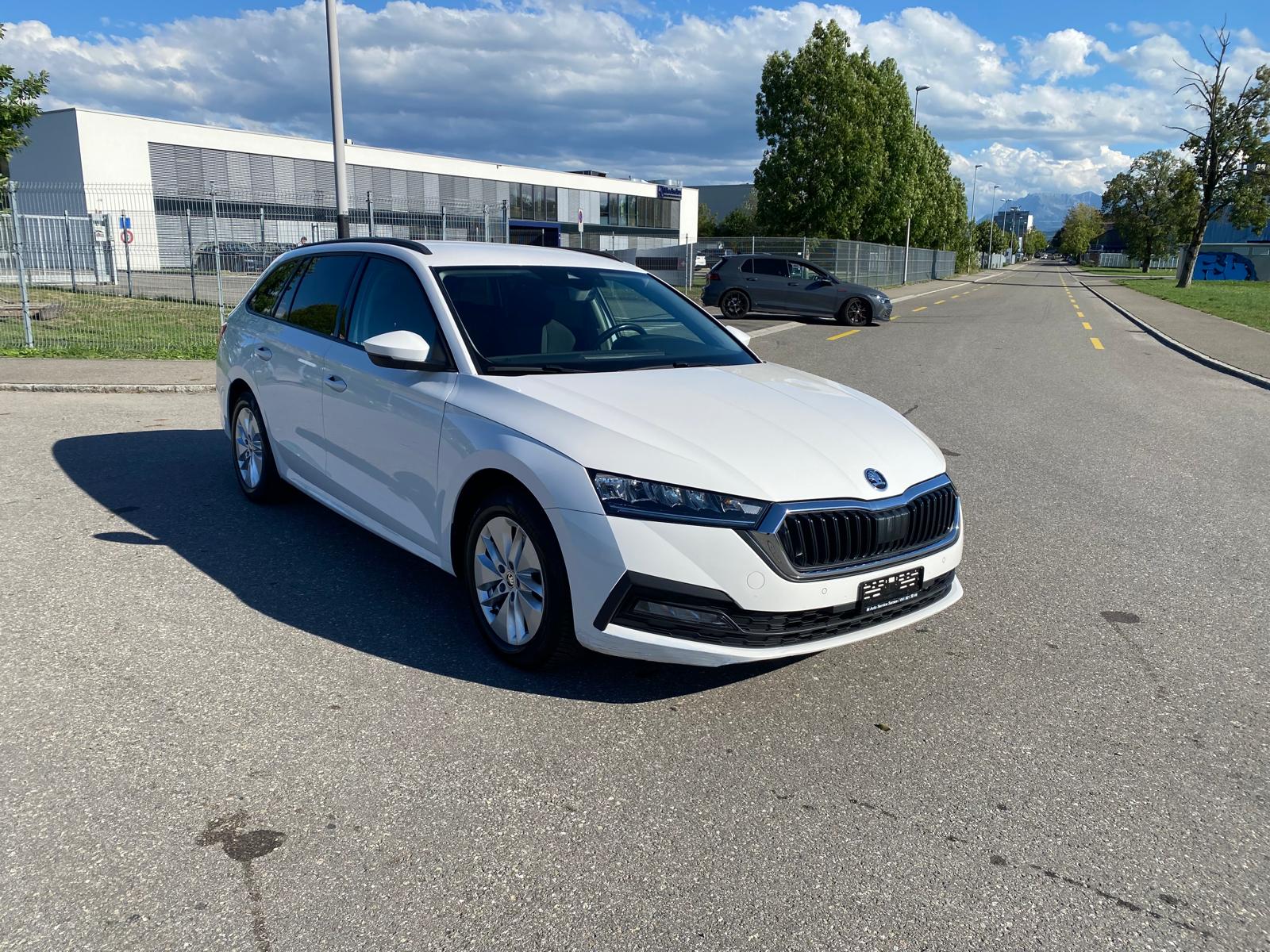 SKODA Octavia Combi 2.0 TDI DSG Ambition 4x4
