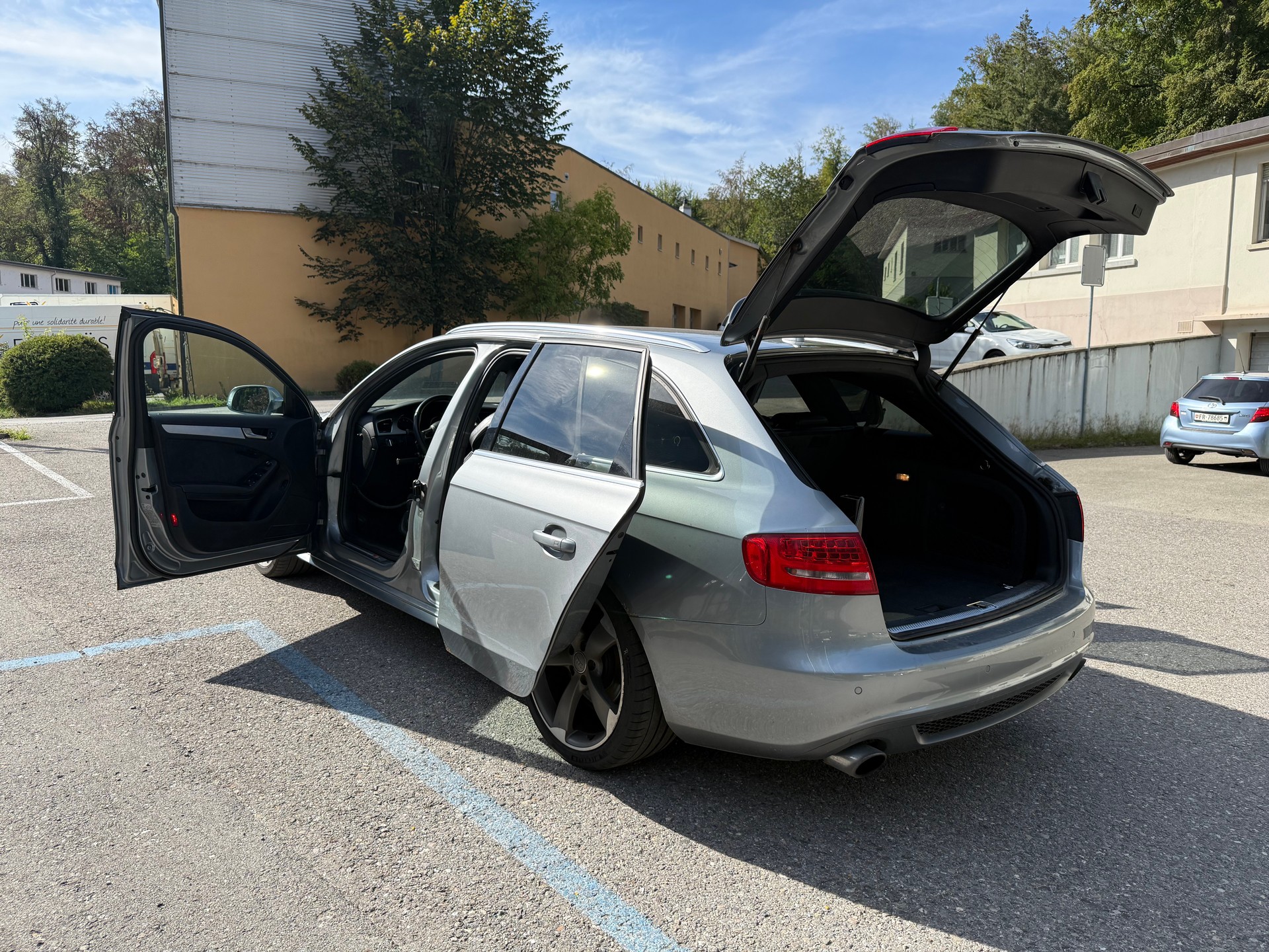 AUDI A4 Avant 2.0 TFSI quattro S-tronic-image-18