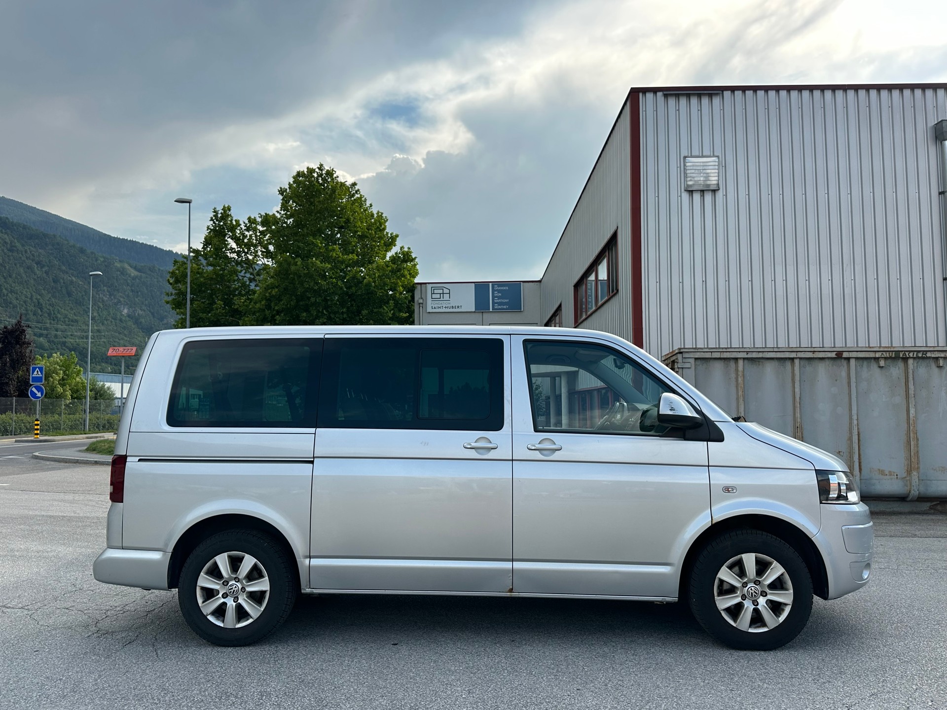 VW T5 Caravelle Comfortline 2.0 TDI CR 4Motion-image-5