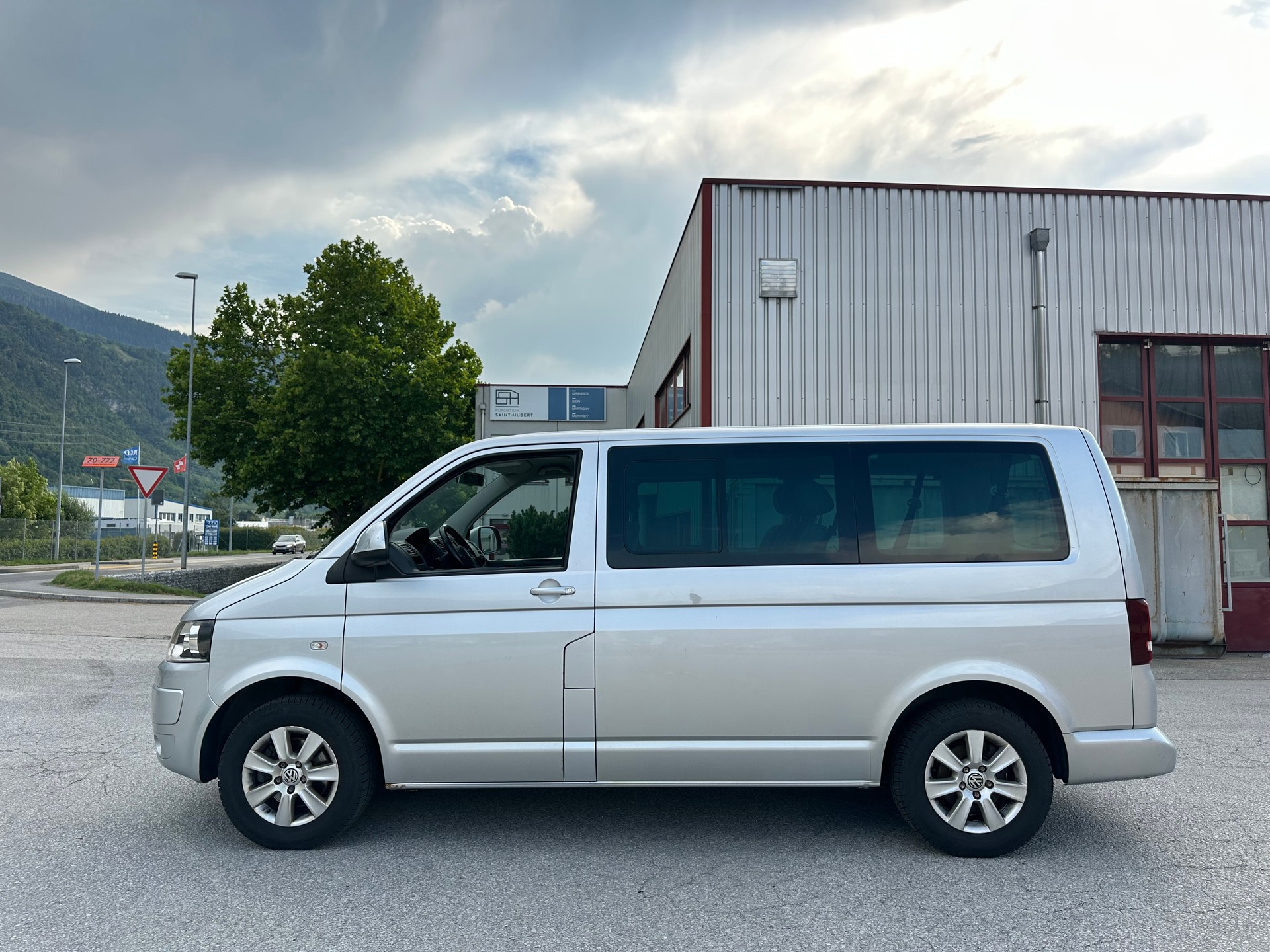 VW T5 Caravelle Comfortline 2.0 TDI CR 4Motion-image-6