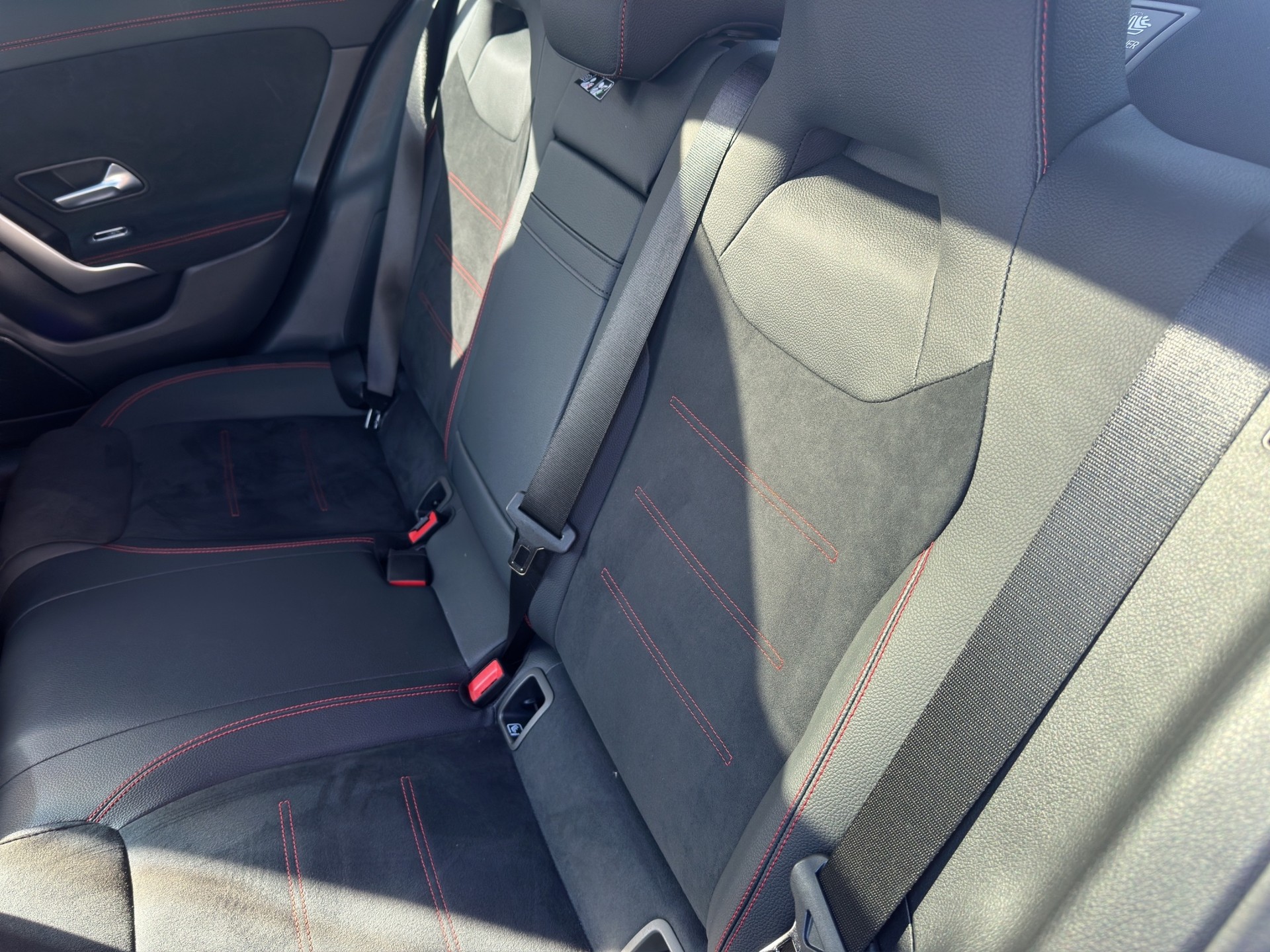 MERCEDES-BENZ CLA 220 4M AMG Line-image-13