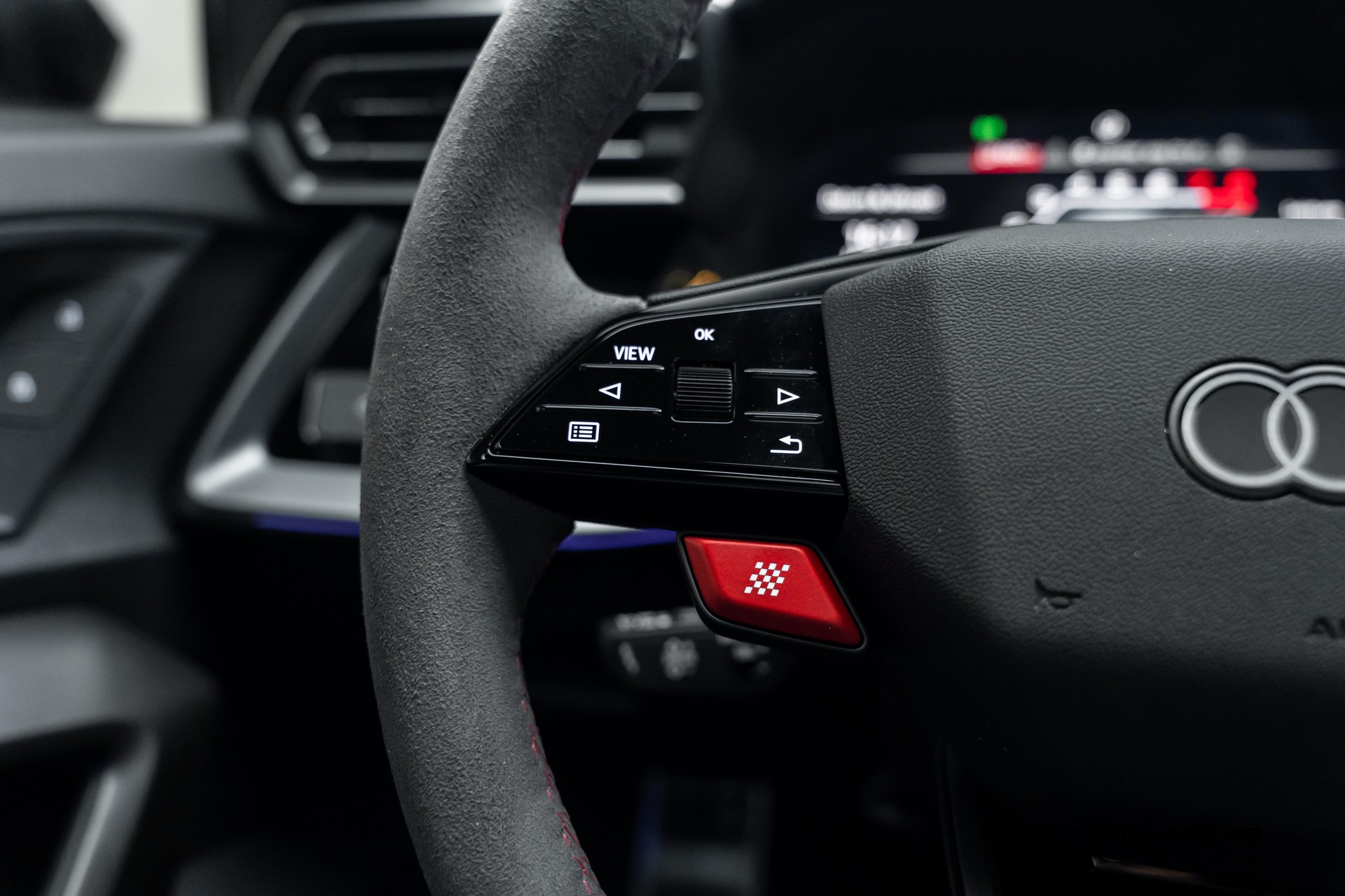AUDI RS3 Sportback 2.5 TSI quattro S-tronic | All Black | Werksgarantie bis 2031-image-18