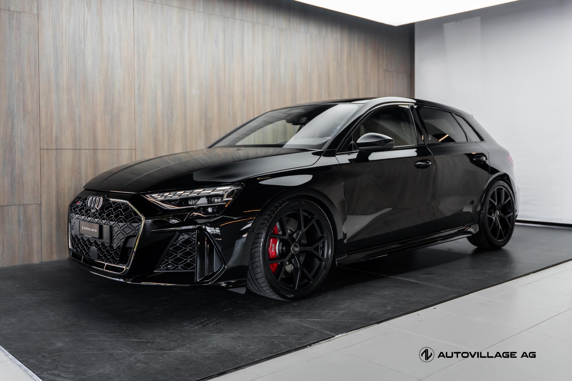 AUDI RS3 Sportback 2.5 TSI quattro S-tronic | All Black | Werksgarantie bis 2031