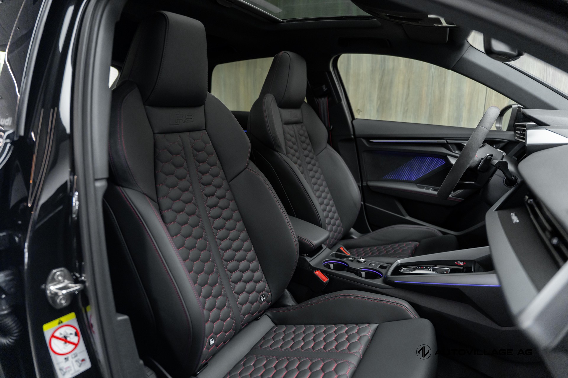 AUDI RS3 Sportback 2.5 TSI quattro S-tronic | All Black | Werksgarantie bis 2031-image-8