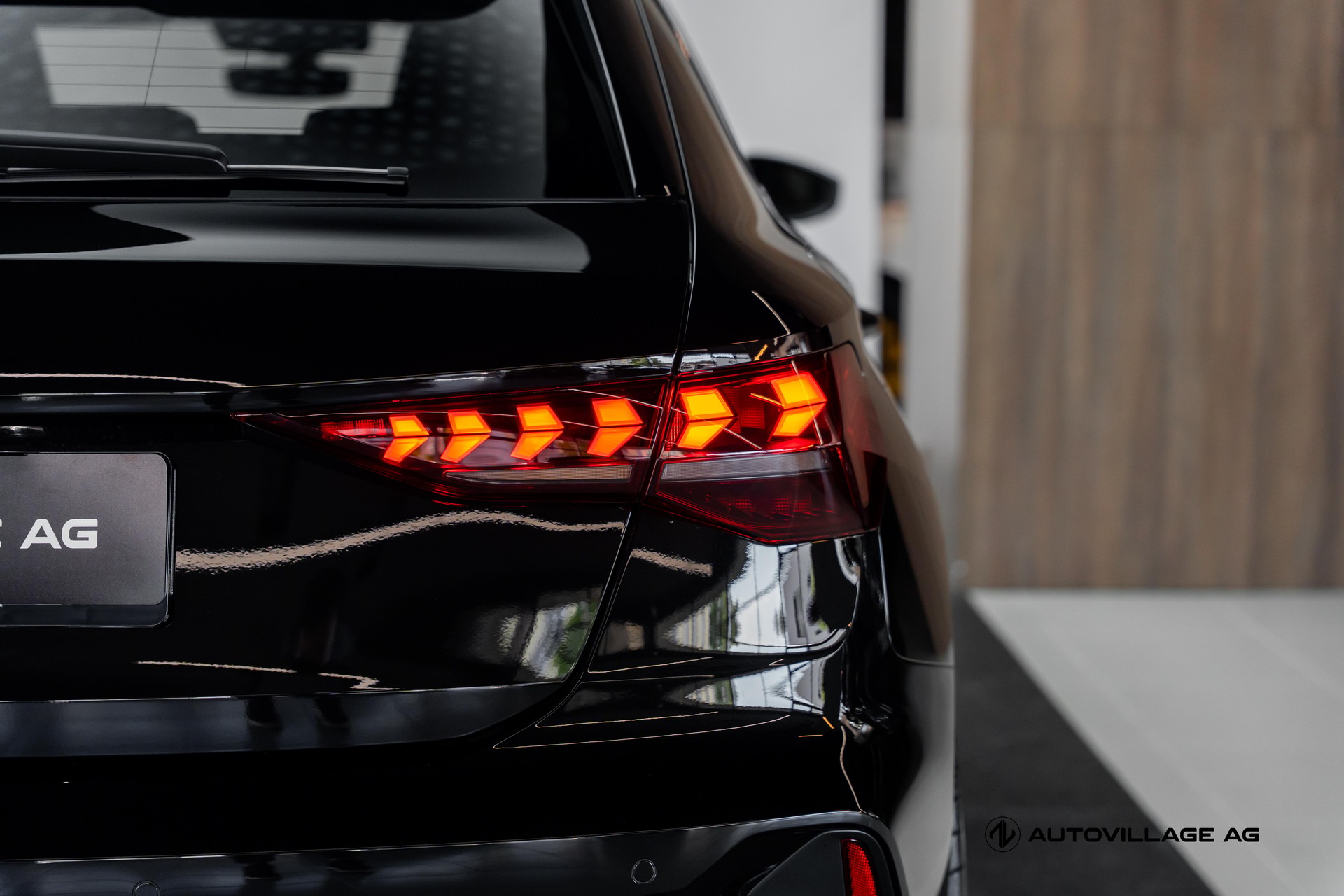AUDI RS3 Sportback 2.5 TSI quattro S-tronic | All Black | Werksgarantie bis 2031-image-28