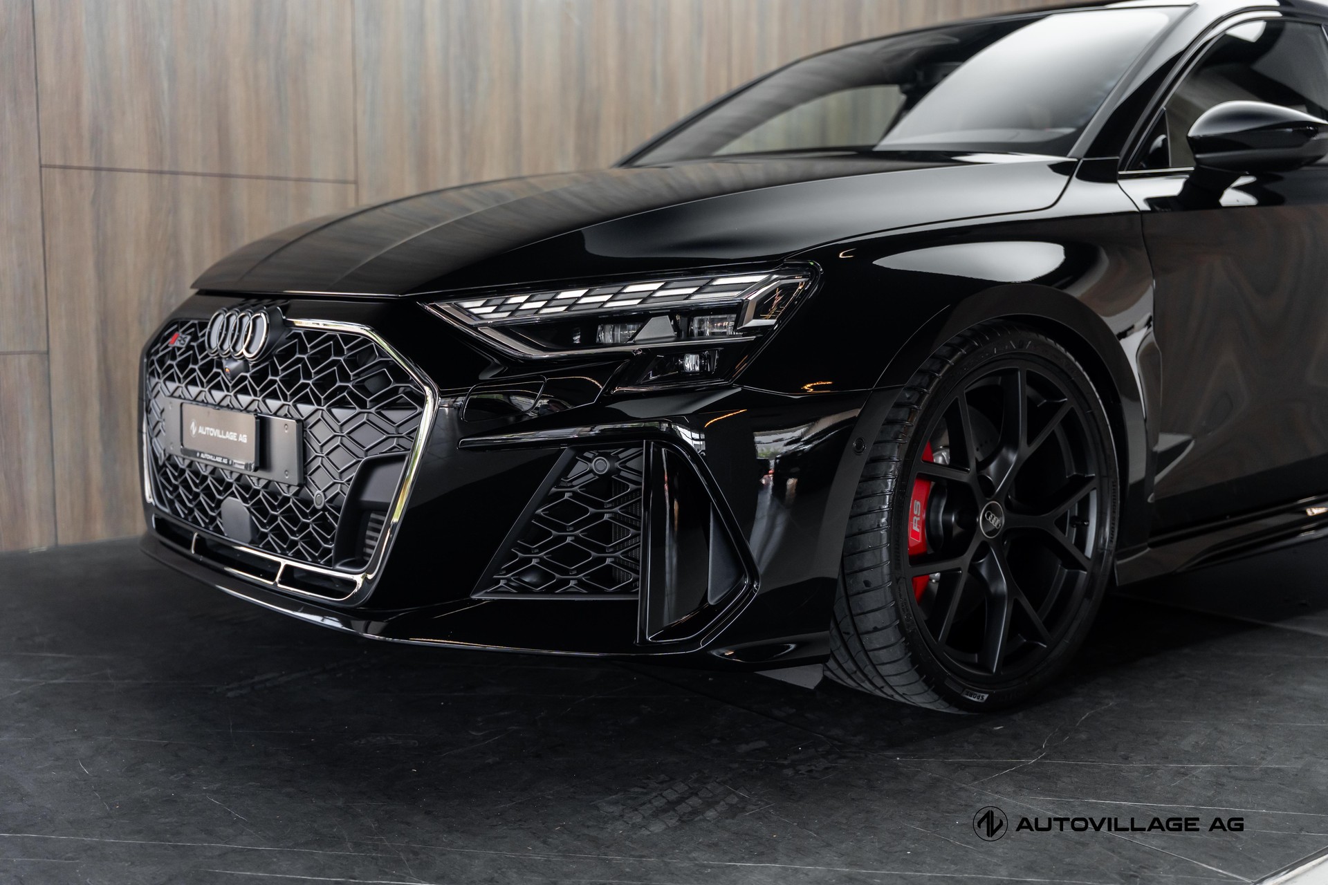 AUDI RS3 Sportback 2.5 TSI quattro S-tronic | All Black | Werksgarantie bis 2031-image-25