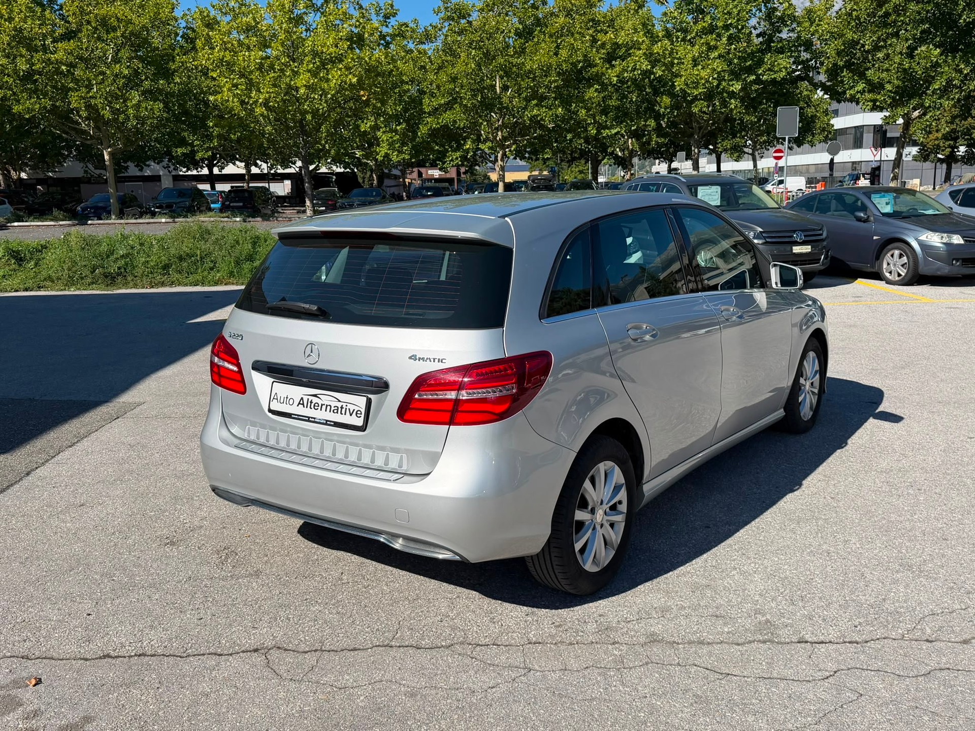 MERCEDES-BENZ B 220 Urban 4Matic 7G-DCT-showroom-element-3