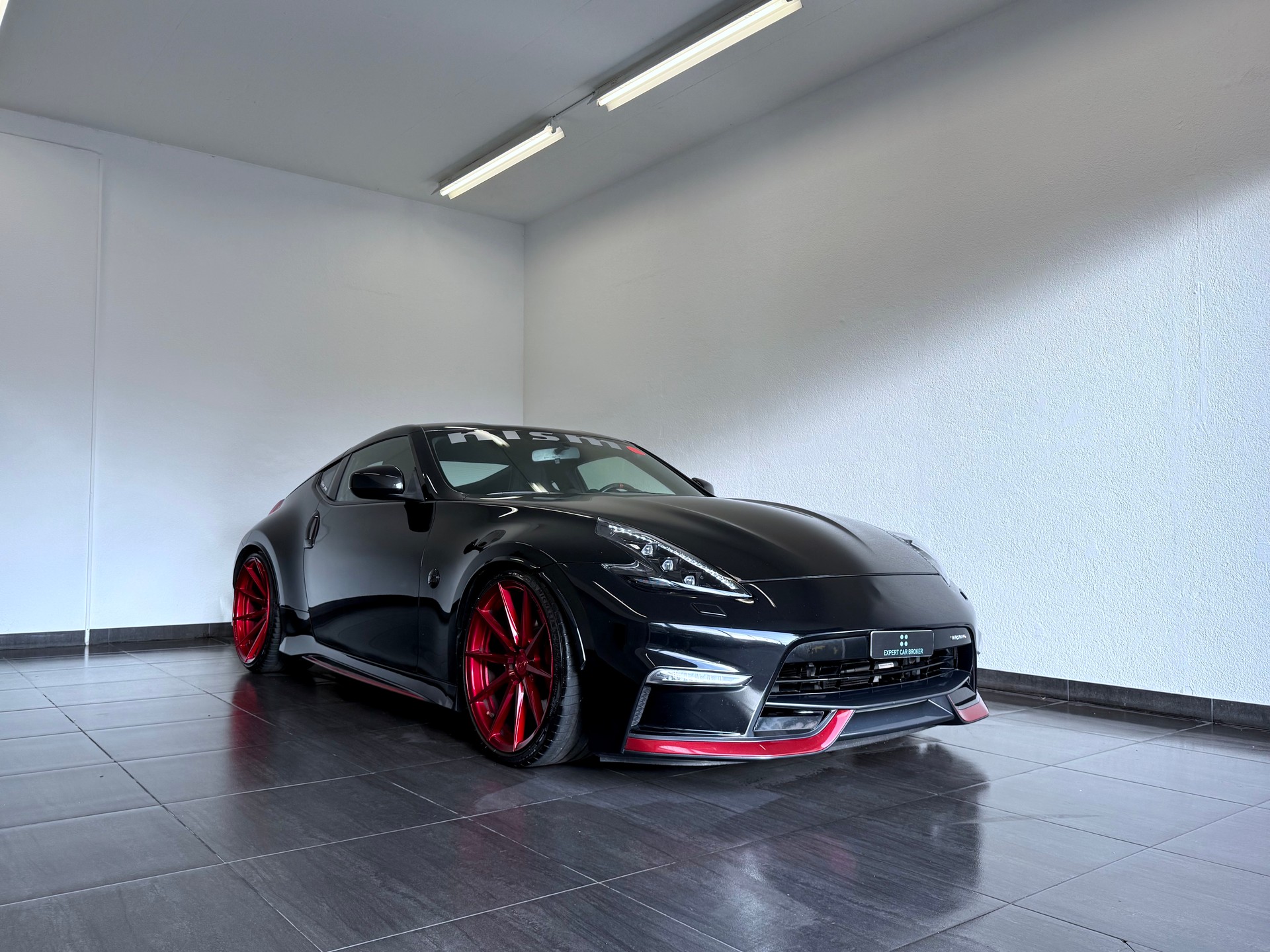 NISSAN 370 Z nismo V2-showroom-element-1