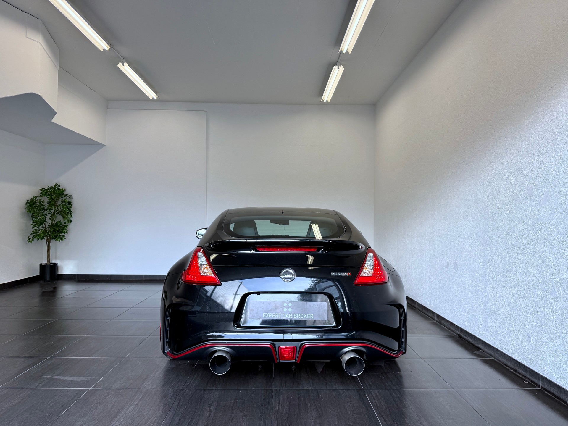 NISSAN 370 Z nismo V2-image-11
