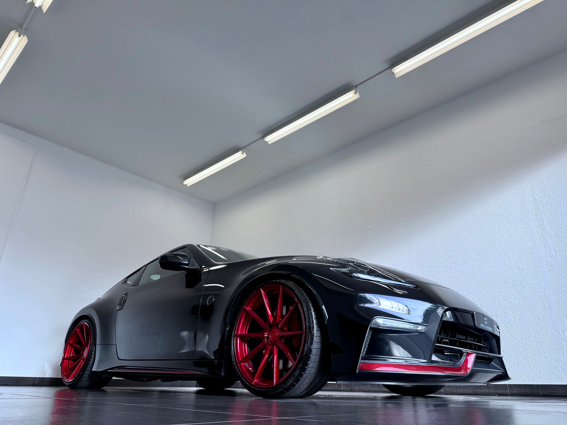 NISSAN 370 Z nismo V2-showroom-element-2