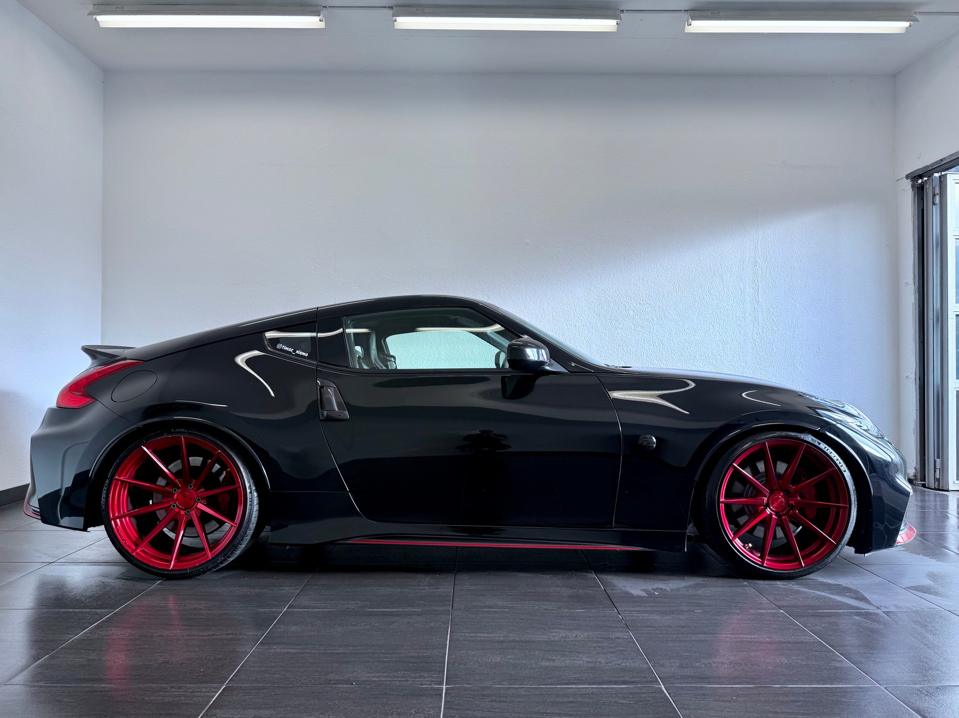 NISSAN 370 Z nismo V2-showroom-element-3