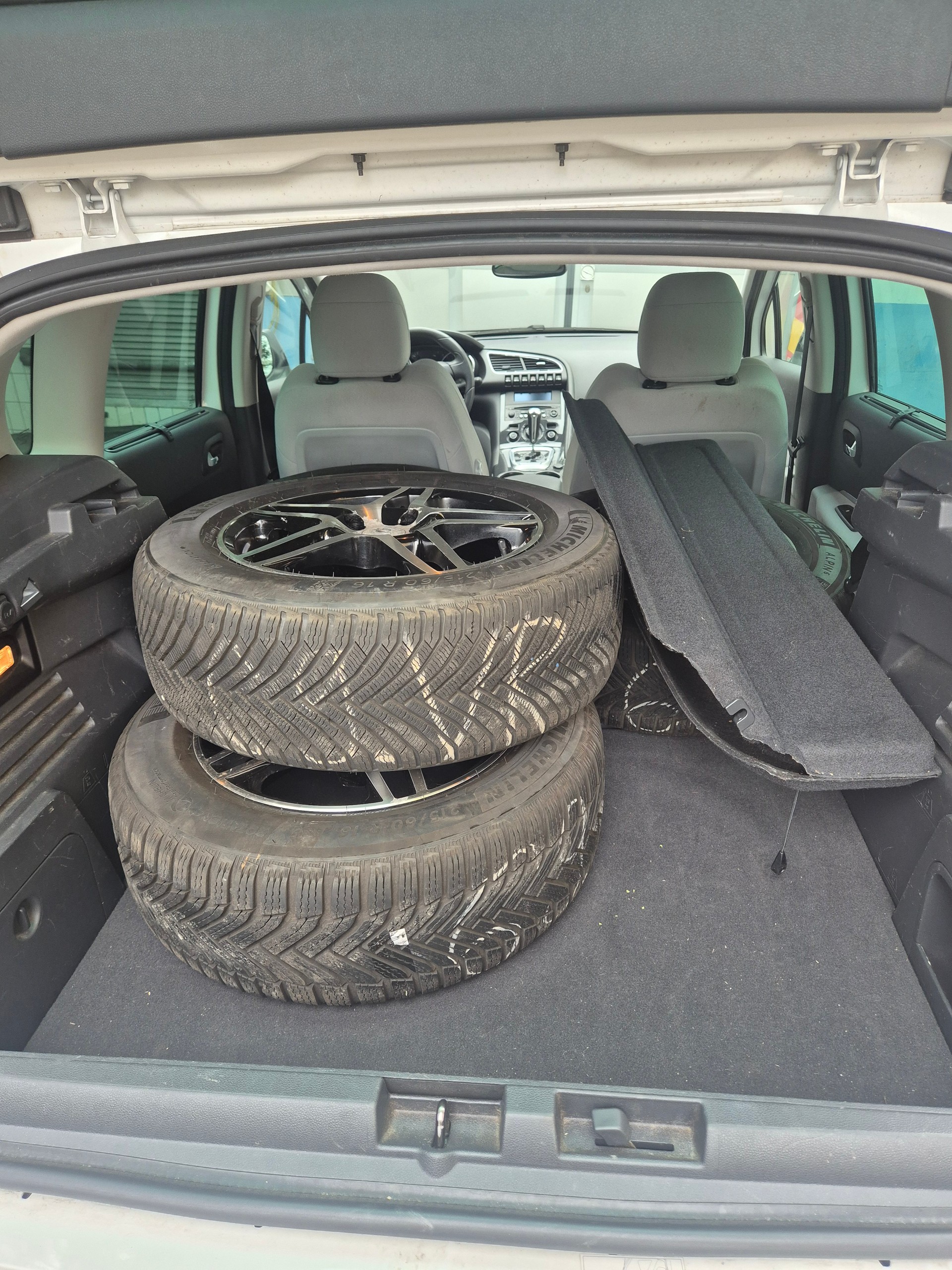 PEUGEOT 3008-image-3