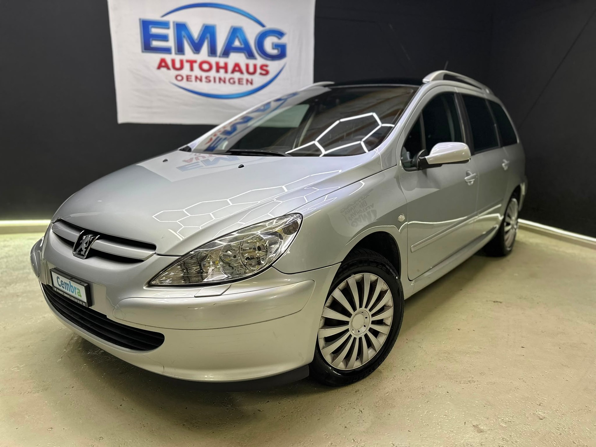 PEUGEOT 307 SW 2.0 16V Premium-image-1